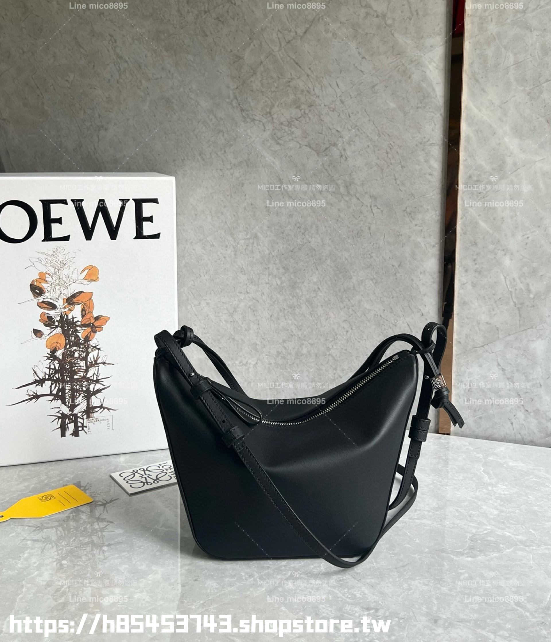 Loewe 黑色 Mini Hammock Hobo bag 小牛皮 可調節長短 可斜跨肩背 28cm （寬肩帶/吊飾另配）