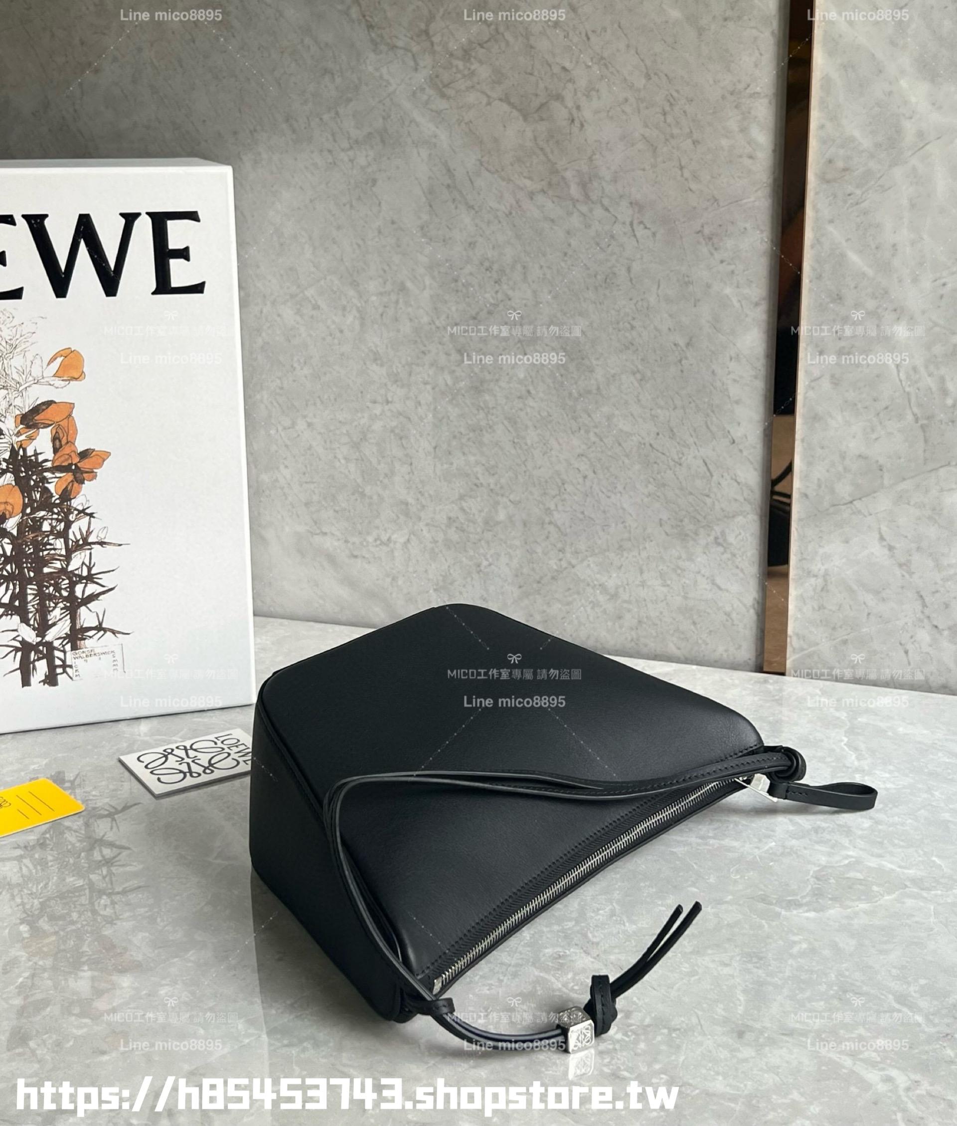 Loewe 黑色 Mini Hammock Hobo bag 小牛皮 可調節長短 可斜跨肩背 28cm （寬肩帶/吊飾另配）