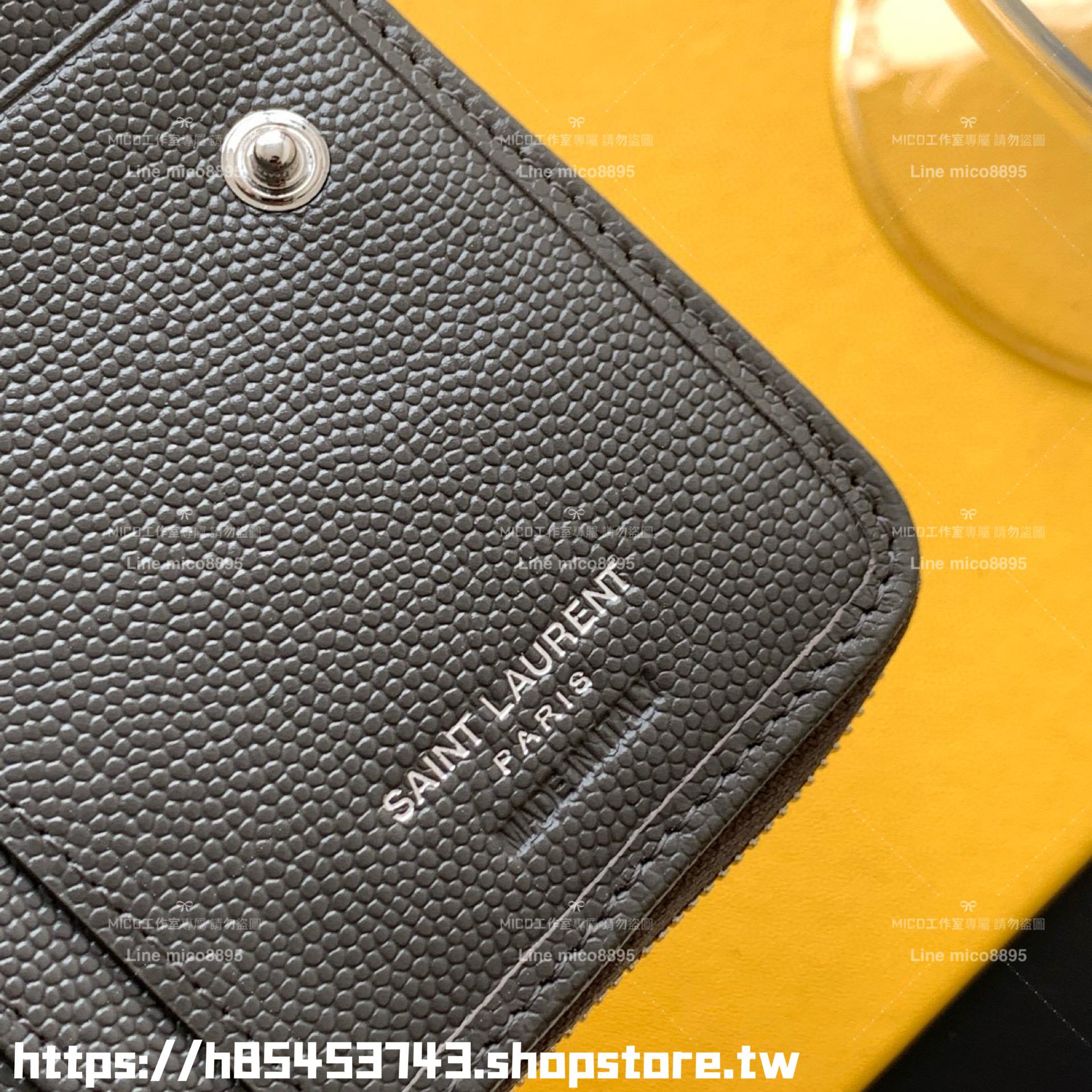 YSL Saint Laurent 灰色魚子醬牛皮/銀釦 LOGO粒面壓紋 山形紋對開短夾