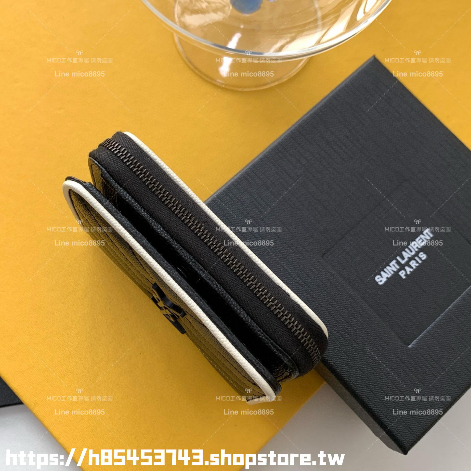 YSL Saint Laurent 黑色魚子醬牛皮/黑釦 LOGO粒面壓紋 山形紋對開短夾