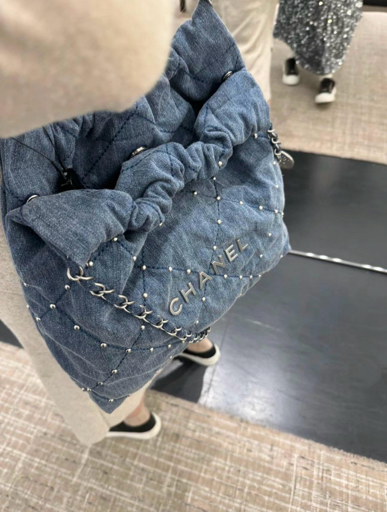 CHANEL 香奈兒 季節款 24s 丹寧牛仔/鉚釘牛仔 小號 22包/22bag 尺寸：𝟥𝟧*𝟥𝟩*𝟩 𝖼𝗆