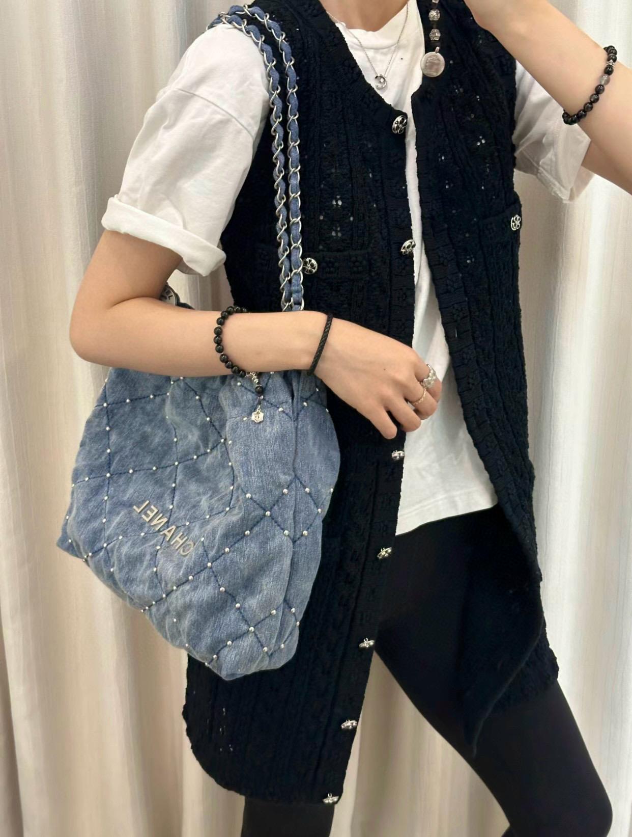 CHANEL 香奈兒 季節款 24s 丹寧牛仔/鉚釘牛仔 小號 22包/22bag 尺寸：𝟥𝟧*𝟥𝟩*𝟩 𝖼𝗆