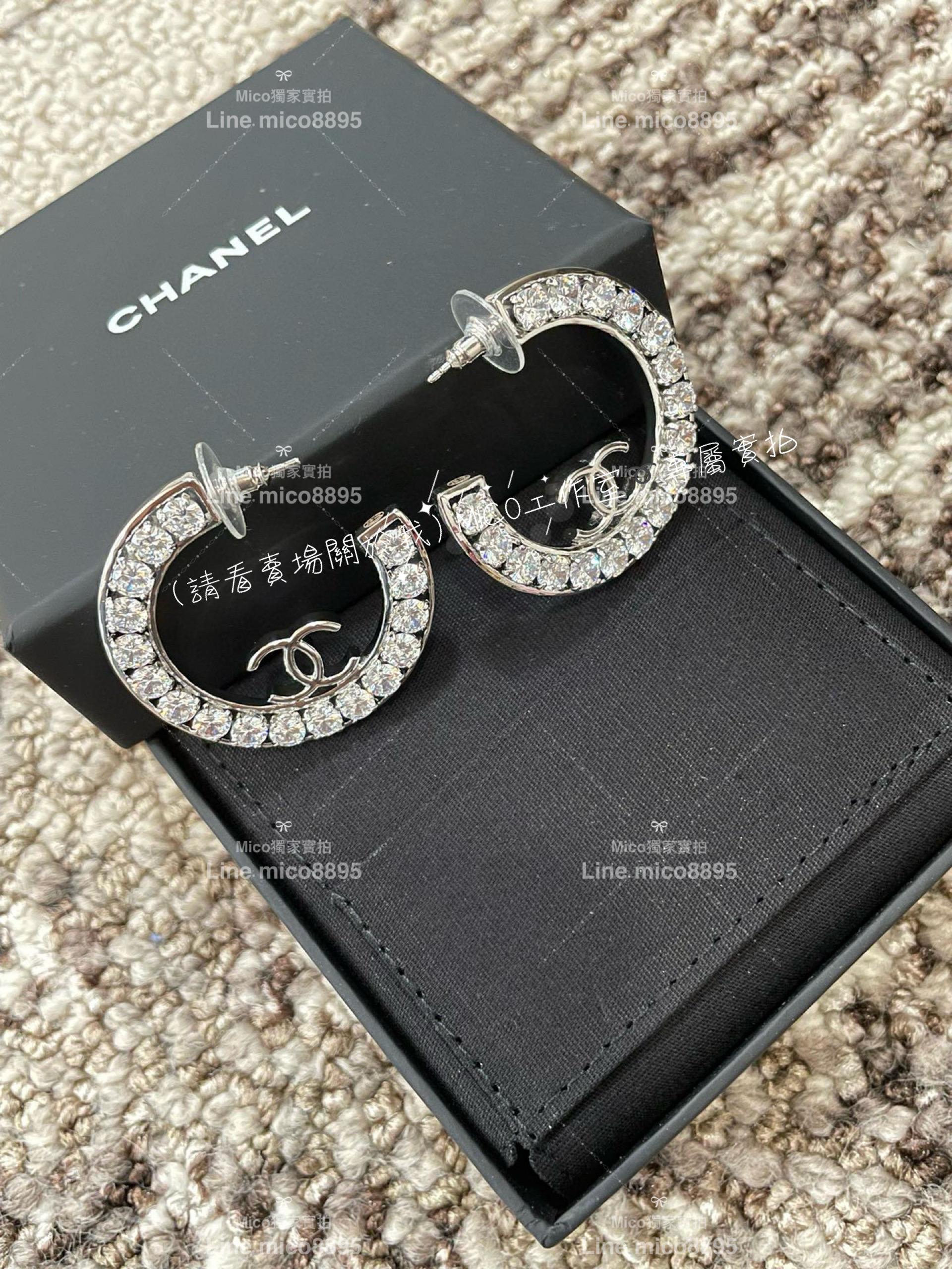 CHANEL 小香 施華洛世奇水鑽大圓圈半月形耳環