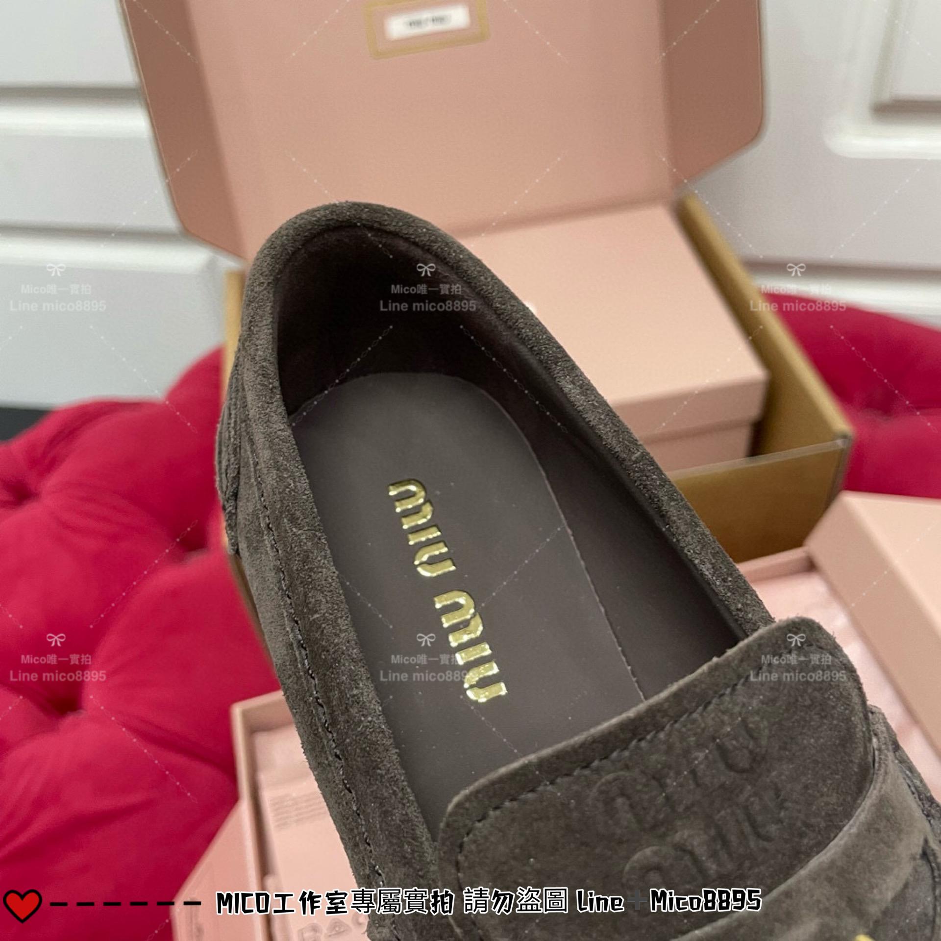 MIUMIU 春夏巴黎時裝周 秀款 深咖啡色 麂皮 金幣樂福鞋 學院風 35-39