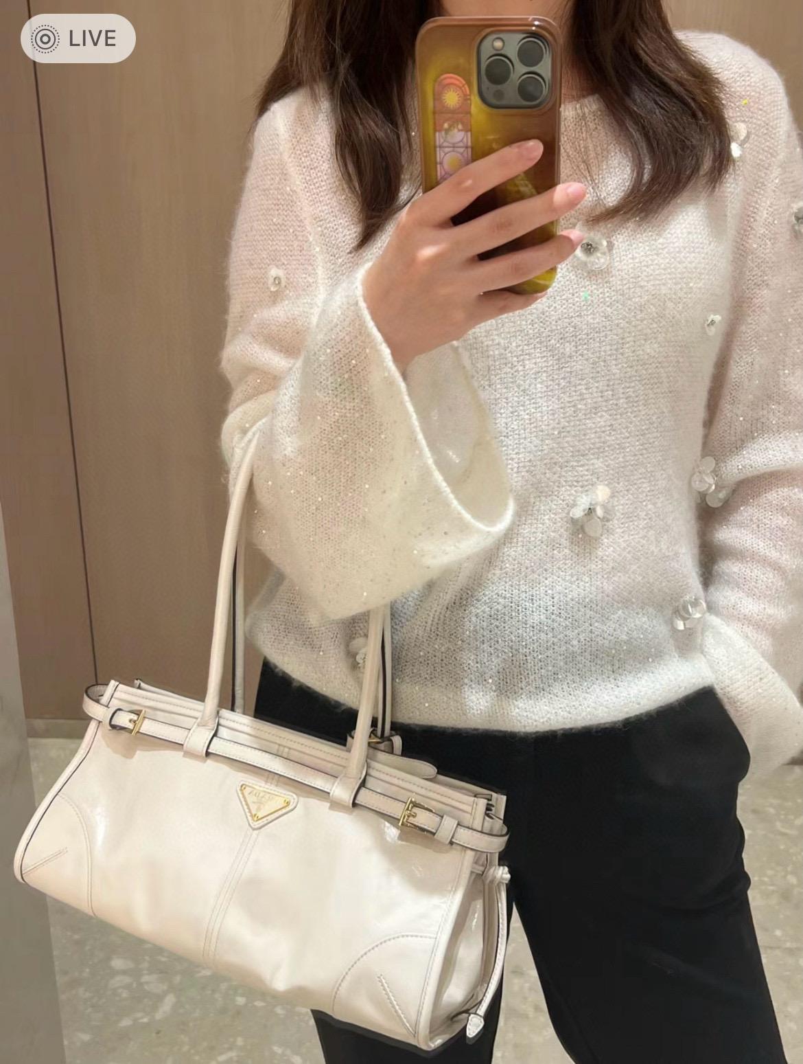 PRADA 長手把 奶油白 油蠟皮/金色五金 SOFT LUX Bag 小號 32cm