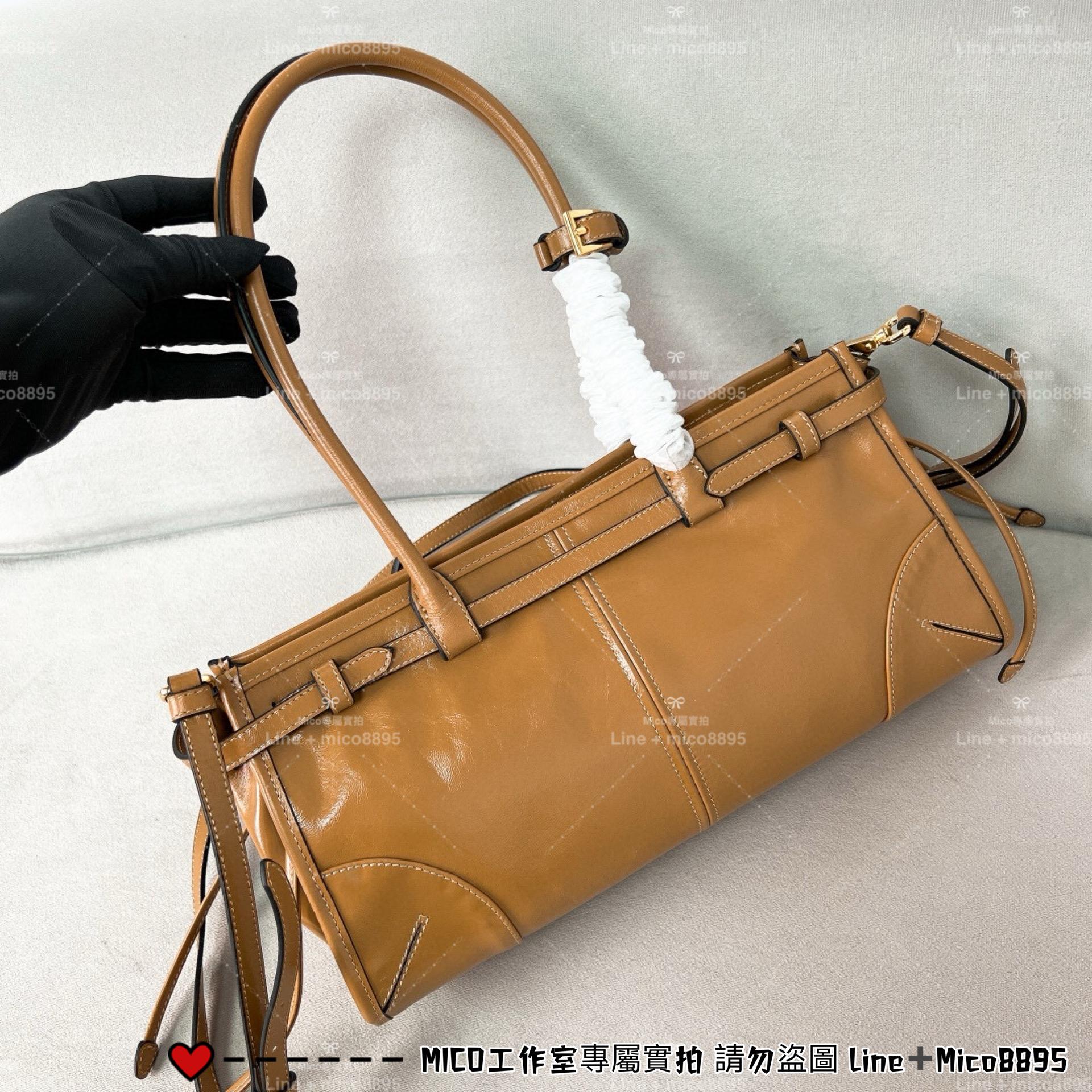 PRADA 長手把 棕色 油蠟皮/金色五金 SOFT LUX Bag 小號 32cm