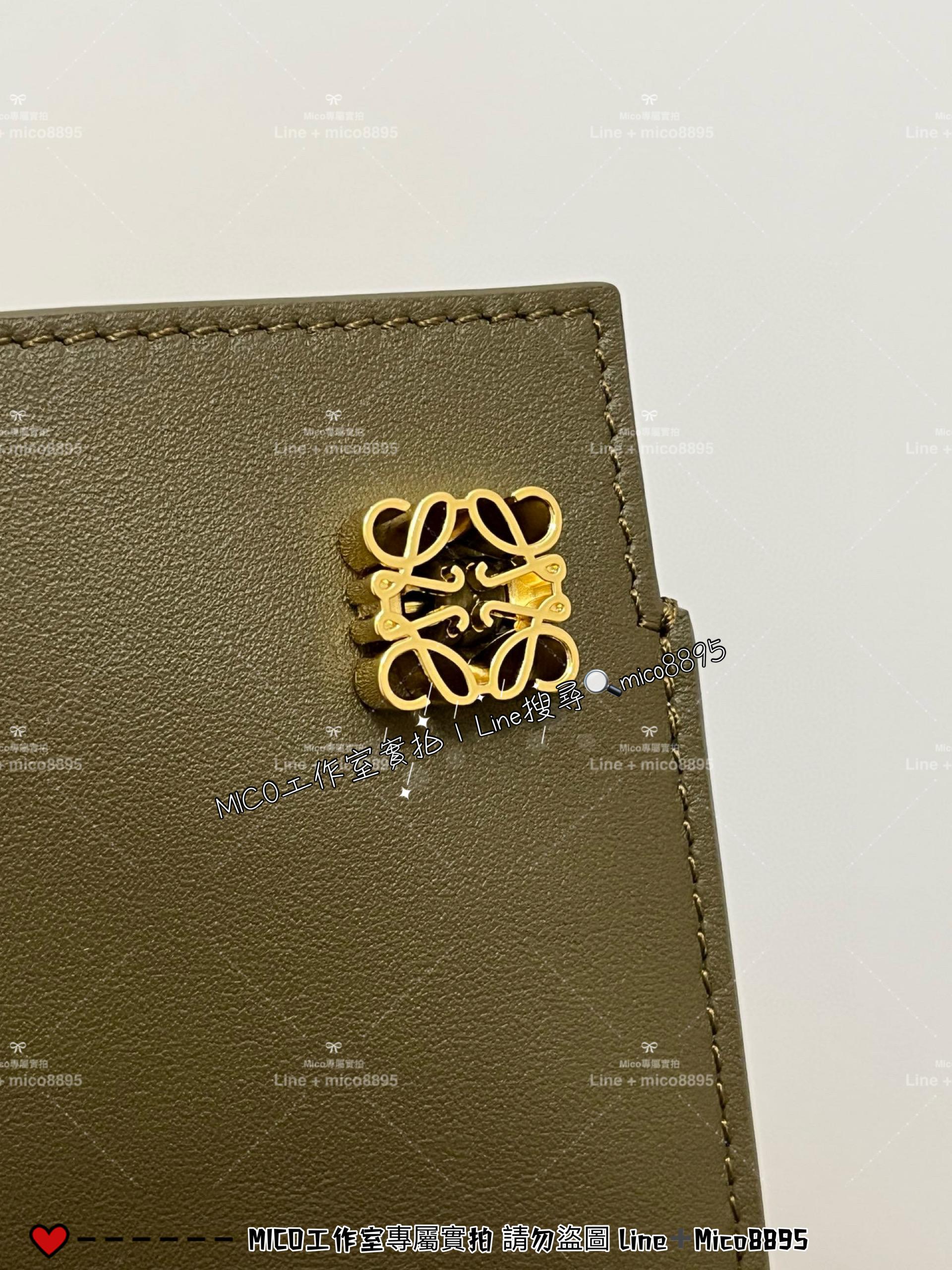 LOEWE 羅威 軍綠 Dice Pocket 經典小牛皮二用骰子包 手機包 寬13cm