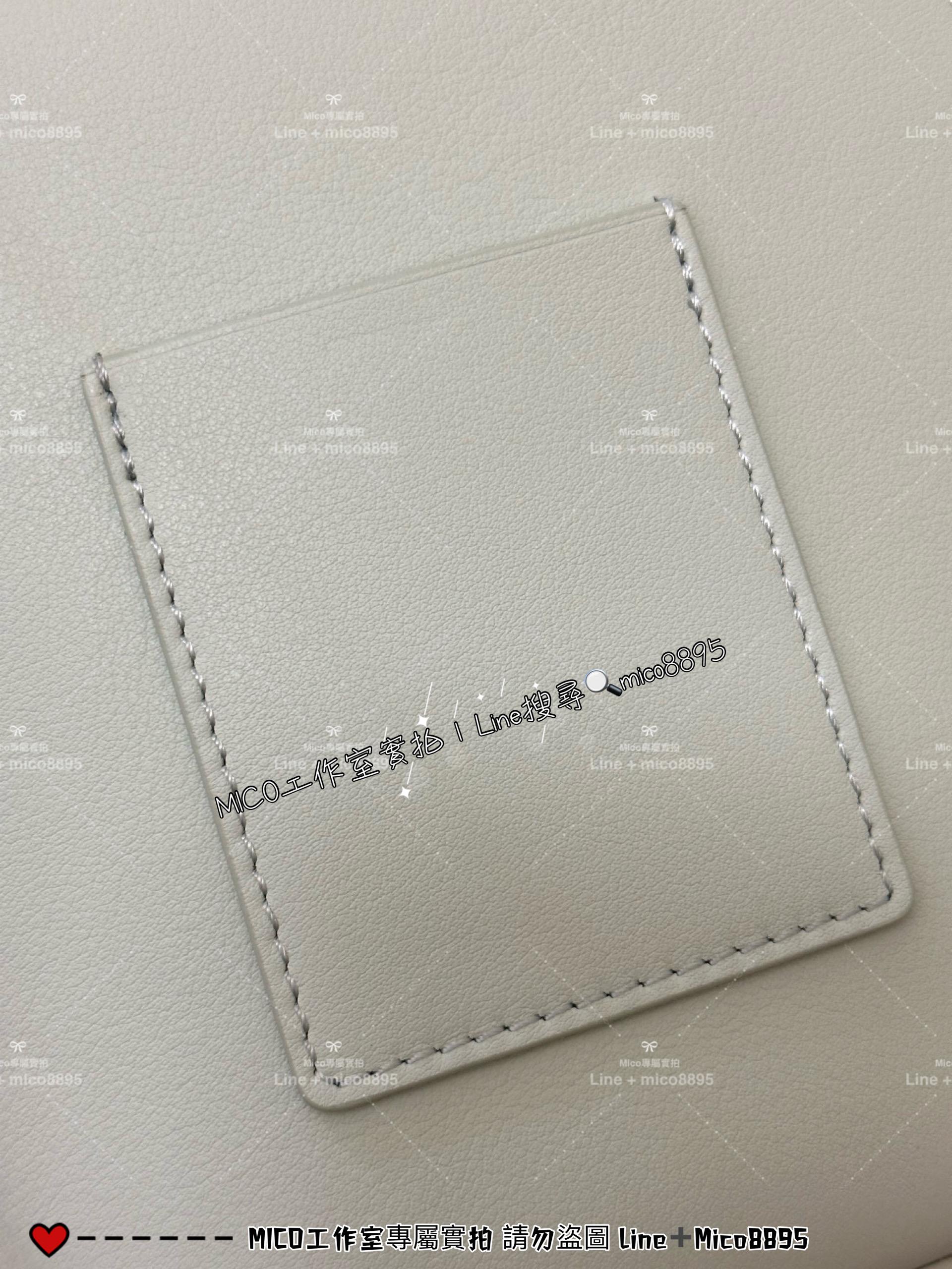 LOEWE 羅威 青綠 Dice Pocket 經典小牛皮二用骰子包 手機包 寬13cm