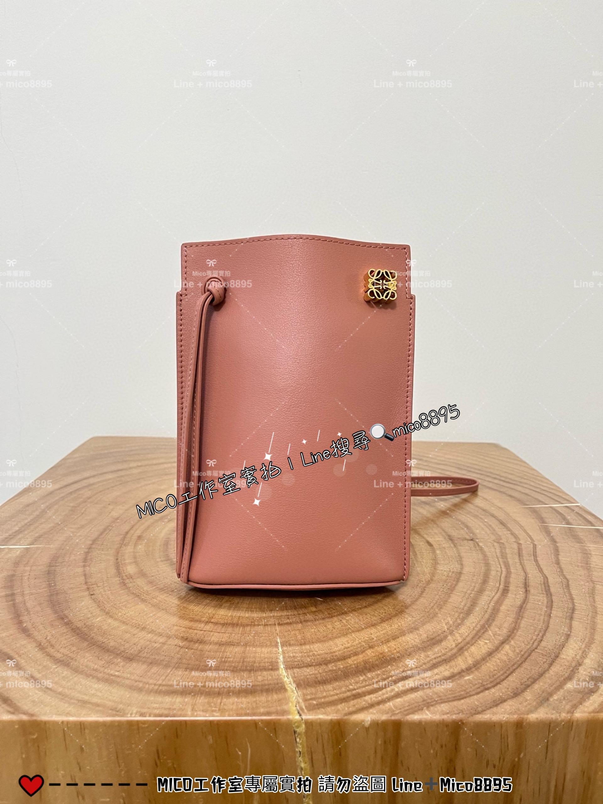 LOEWE 羅威 乾燥玫瑰粉 Dice Pocket 經典小牛皮二用骰子包 手機包 寬13cm