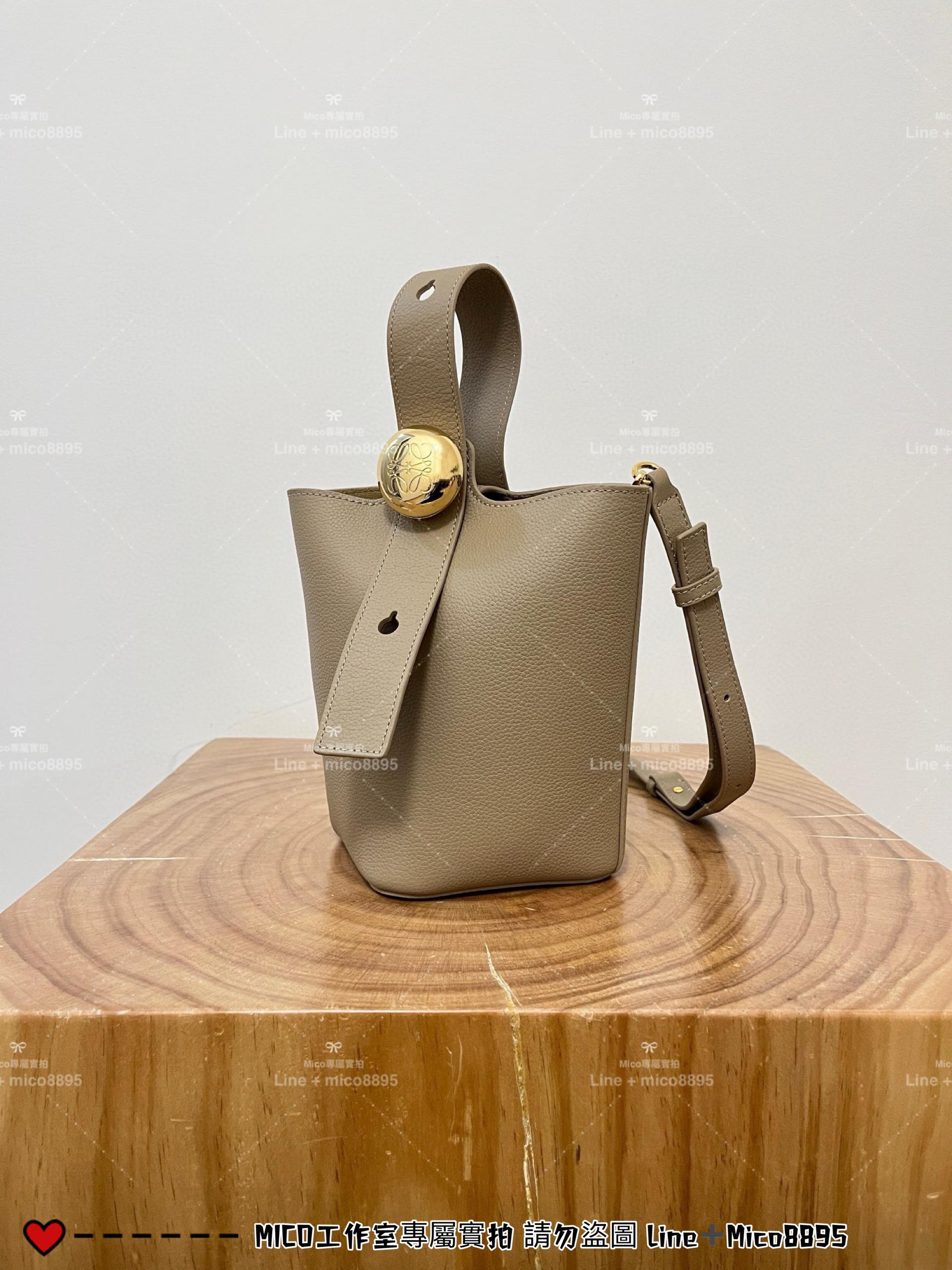 LOEWE 羅威 沙色粒面牛皮 Pebble Mini Bucket Bag 水桶包 可斜挎手提 19.5cm