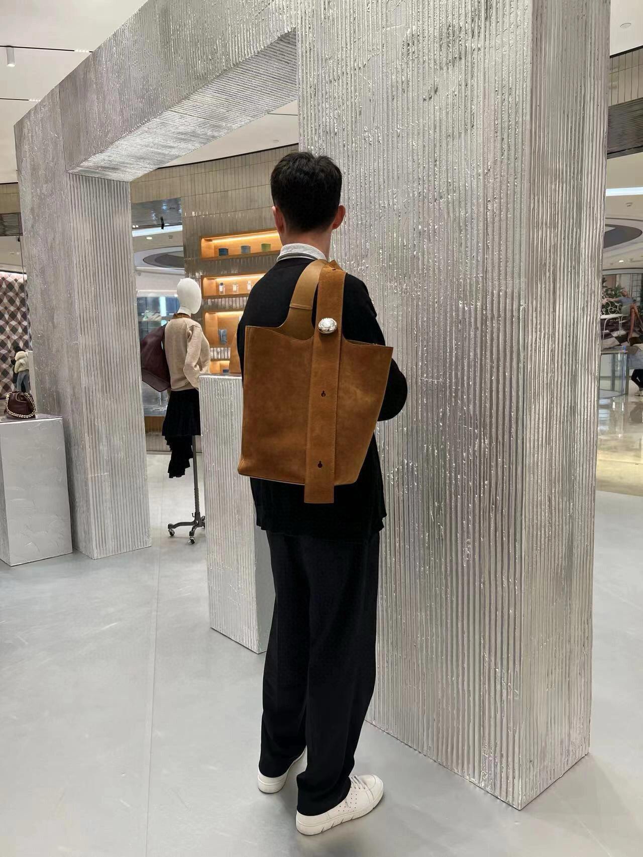 LOEWE 羅威 大號絨面牛革水桶包 煙草色 Pebble Bucket Bag 可斜挎手提 28cm