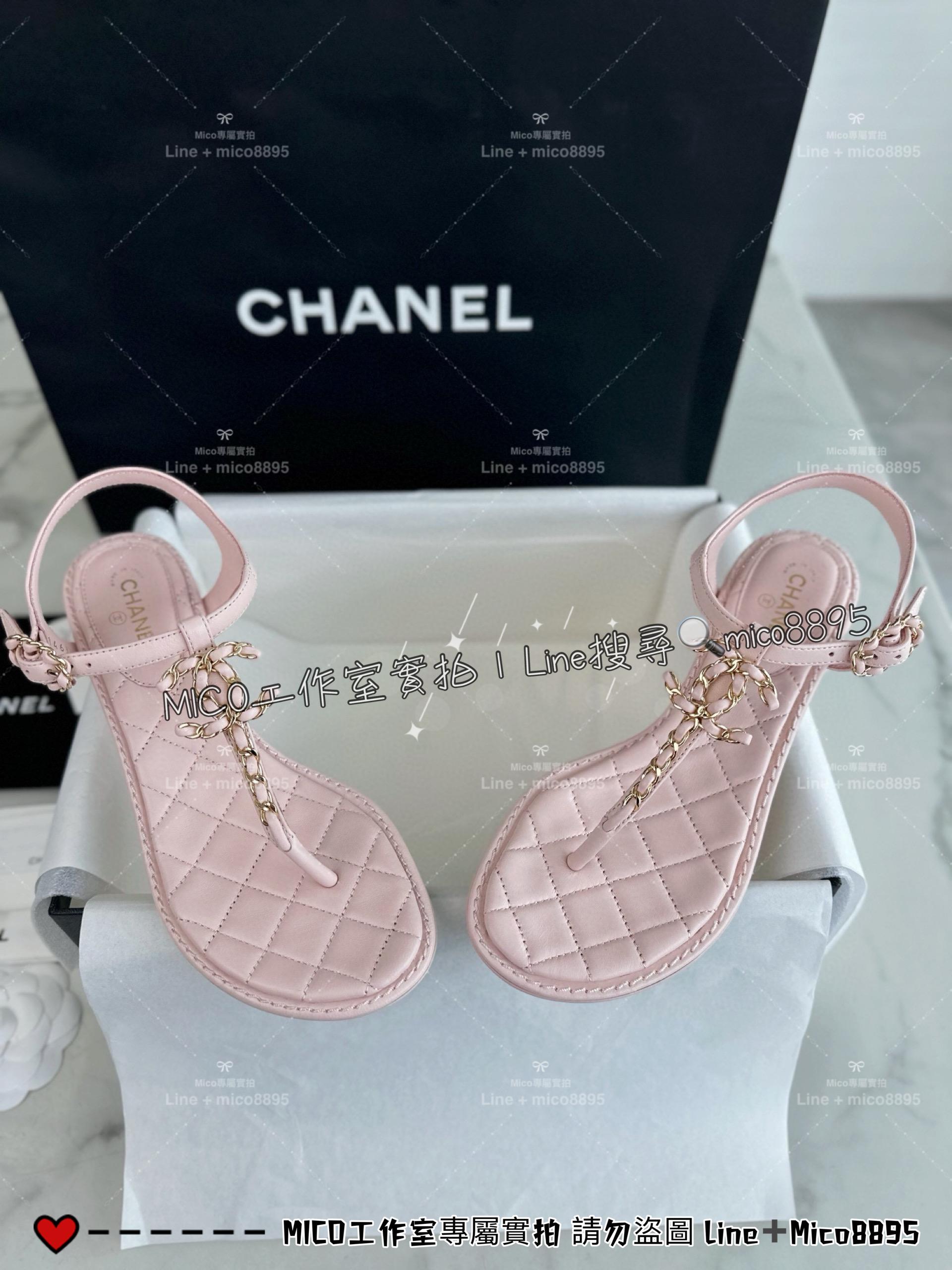 CHANEL｜𝟐𝟒c 19系列 粉色皮穿鏈雙C粗跟夾腳涼鞋/女鞋 35-40