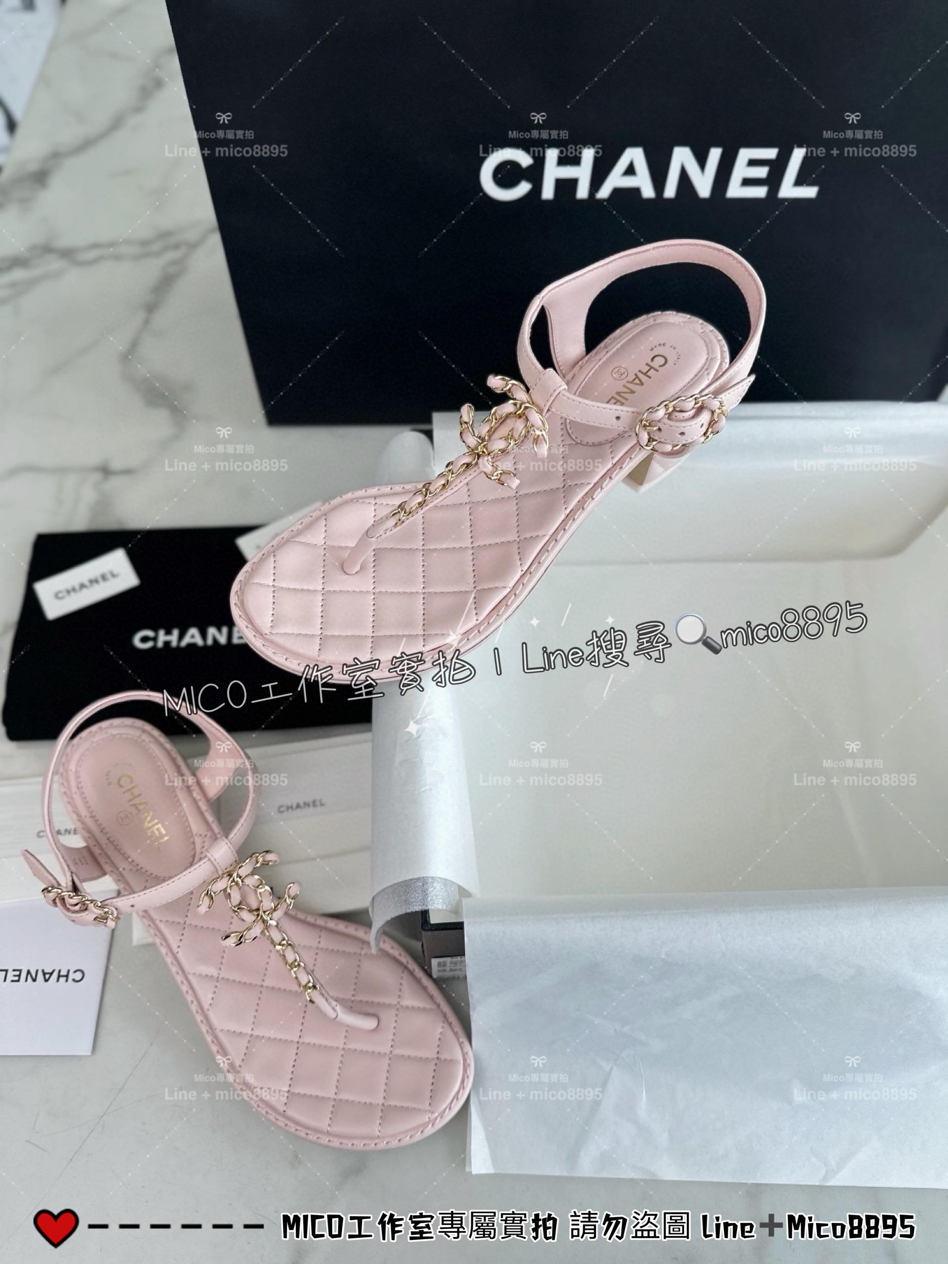 CHANEL｜𝟐𝟒c 19系列 粉色皮穿鏈雙C粗跟夾腳涼鞋/女鞋 35-40