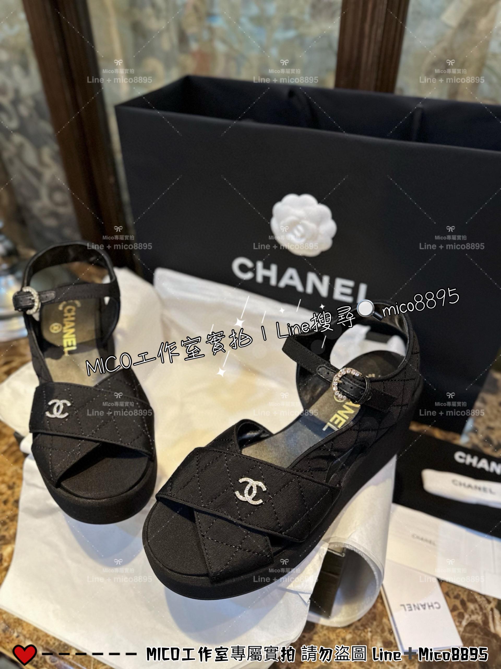 CHANEL｜23A 明星同款 羅緞材質黑色厚底楔型涼鞋 露趾涼鞋/松糕鞋 7.5cm 35-40