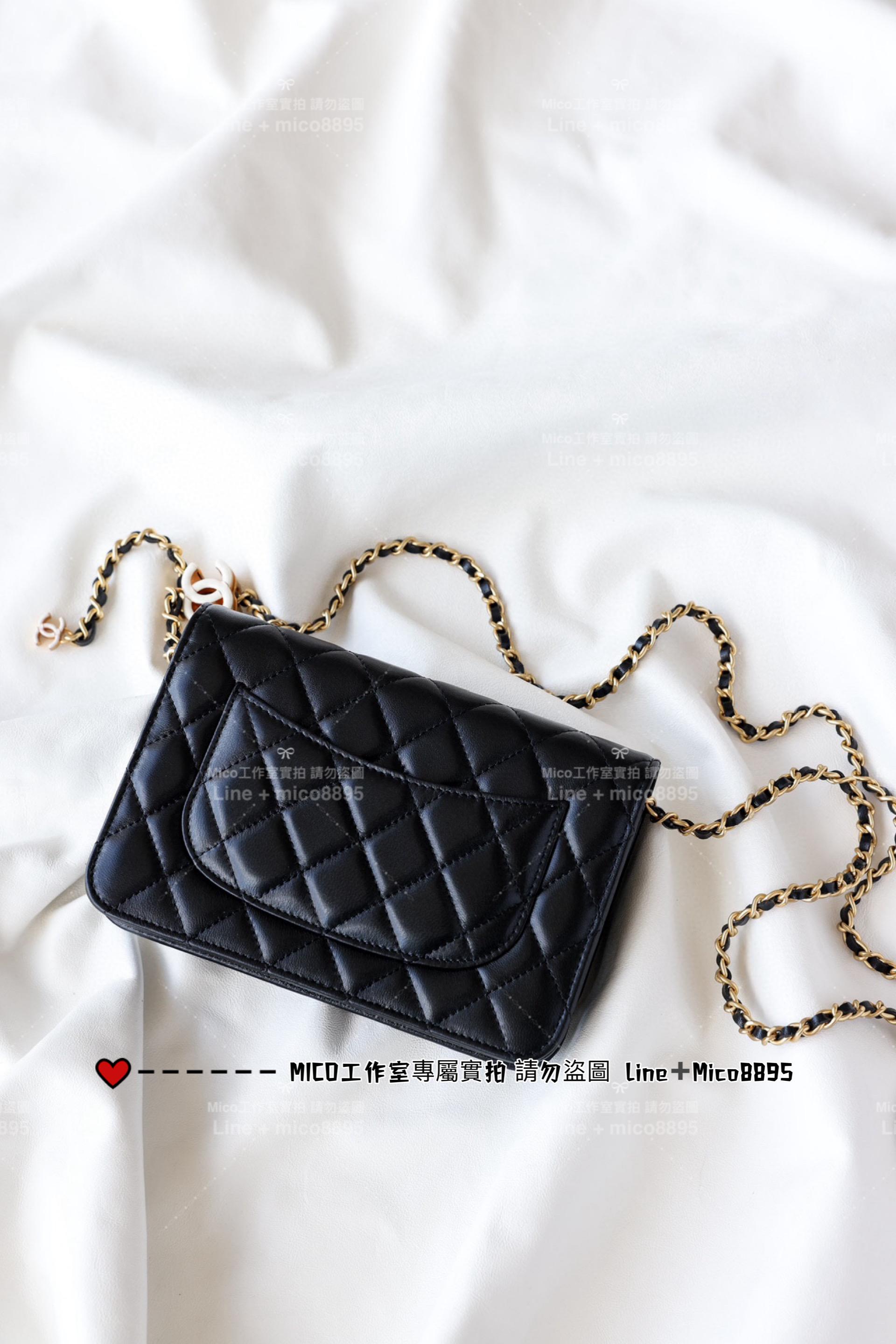 CHANEL 24A手工坊系列 黑色小羊皮可調節雙C琺瑯釦woc 19cm