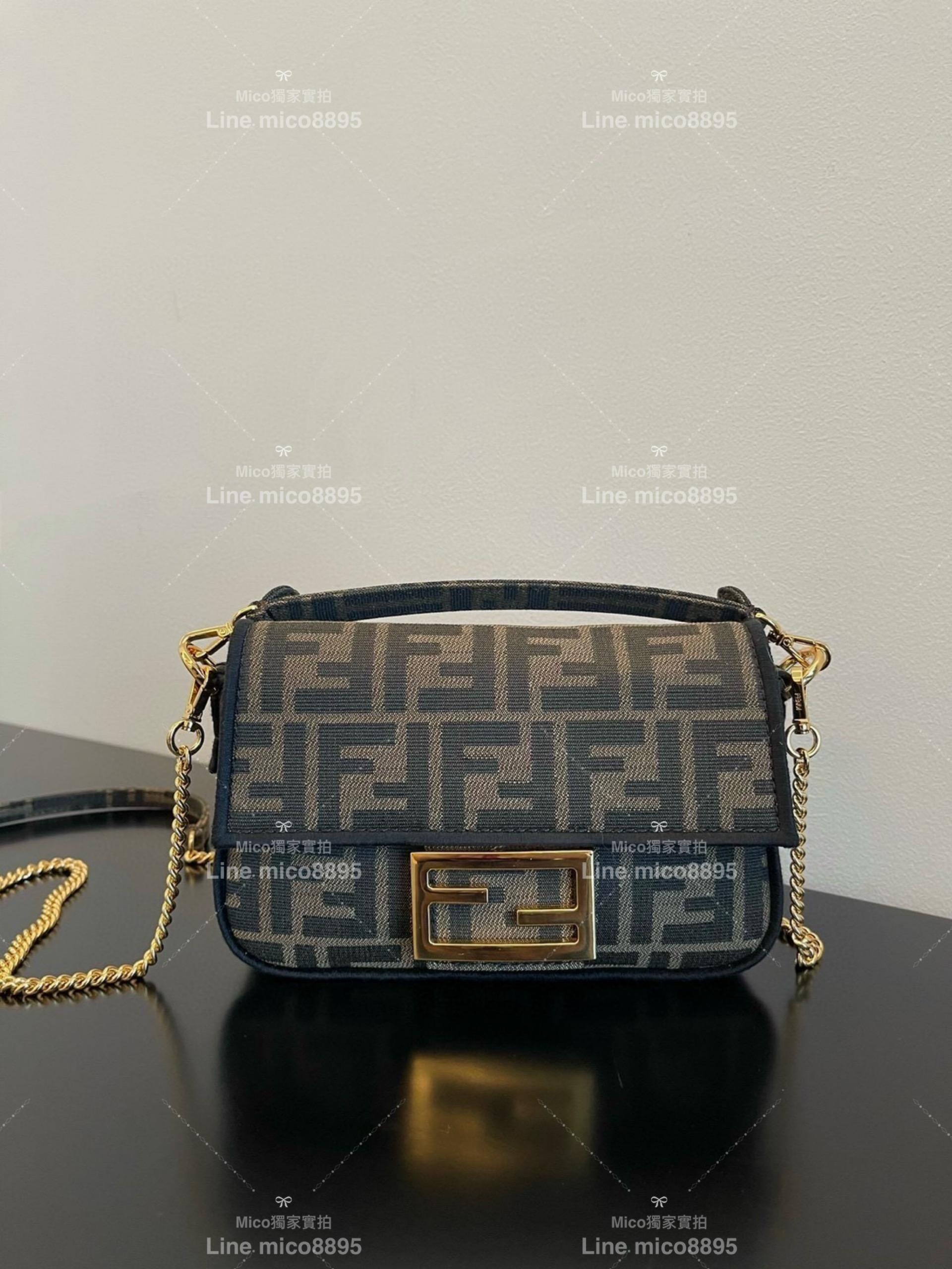 Fendi 標誌性經典棕色FF老花法棍包/Baguette FF logo 斜跨包 19cm