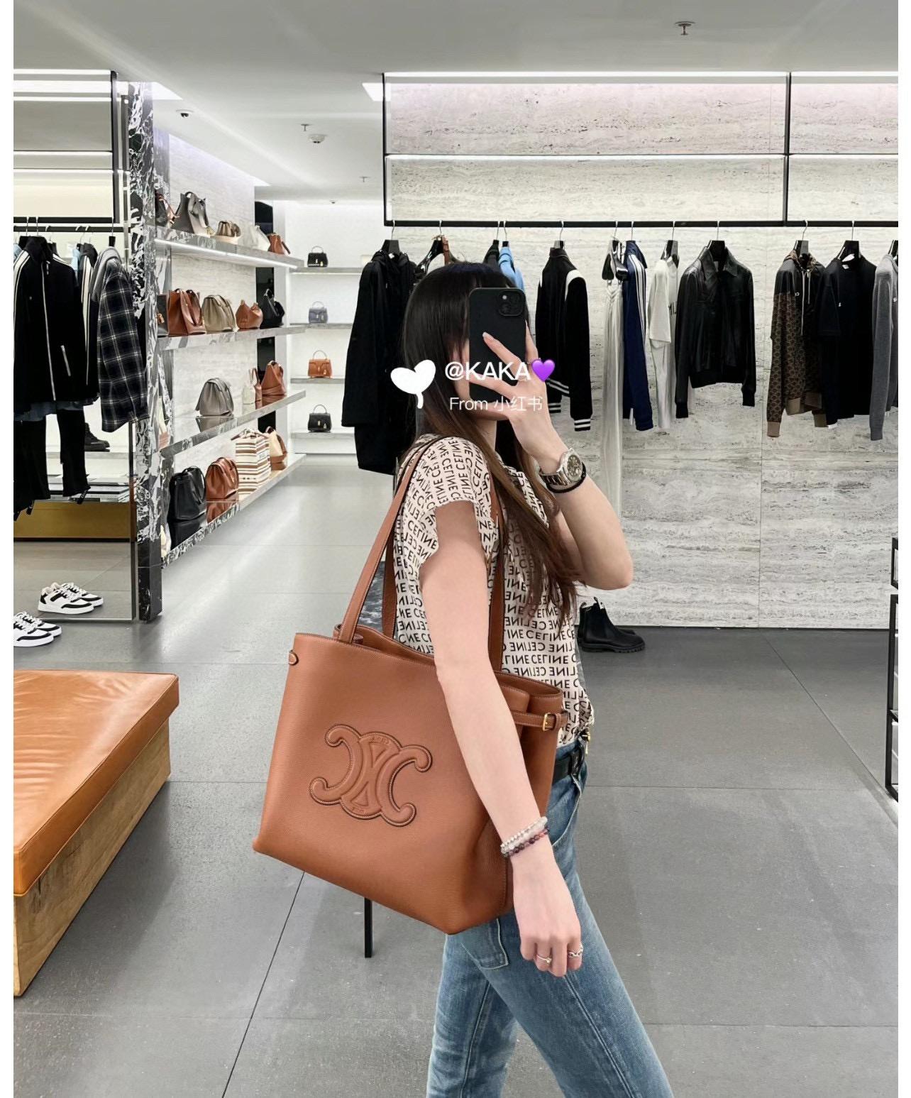 Celine 24新品 中號/浮雕凱旋門粒面牛皮托特包 Tote包 實用通勤款 尺寸：54x29.5x15cm 四個色