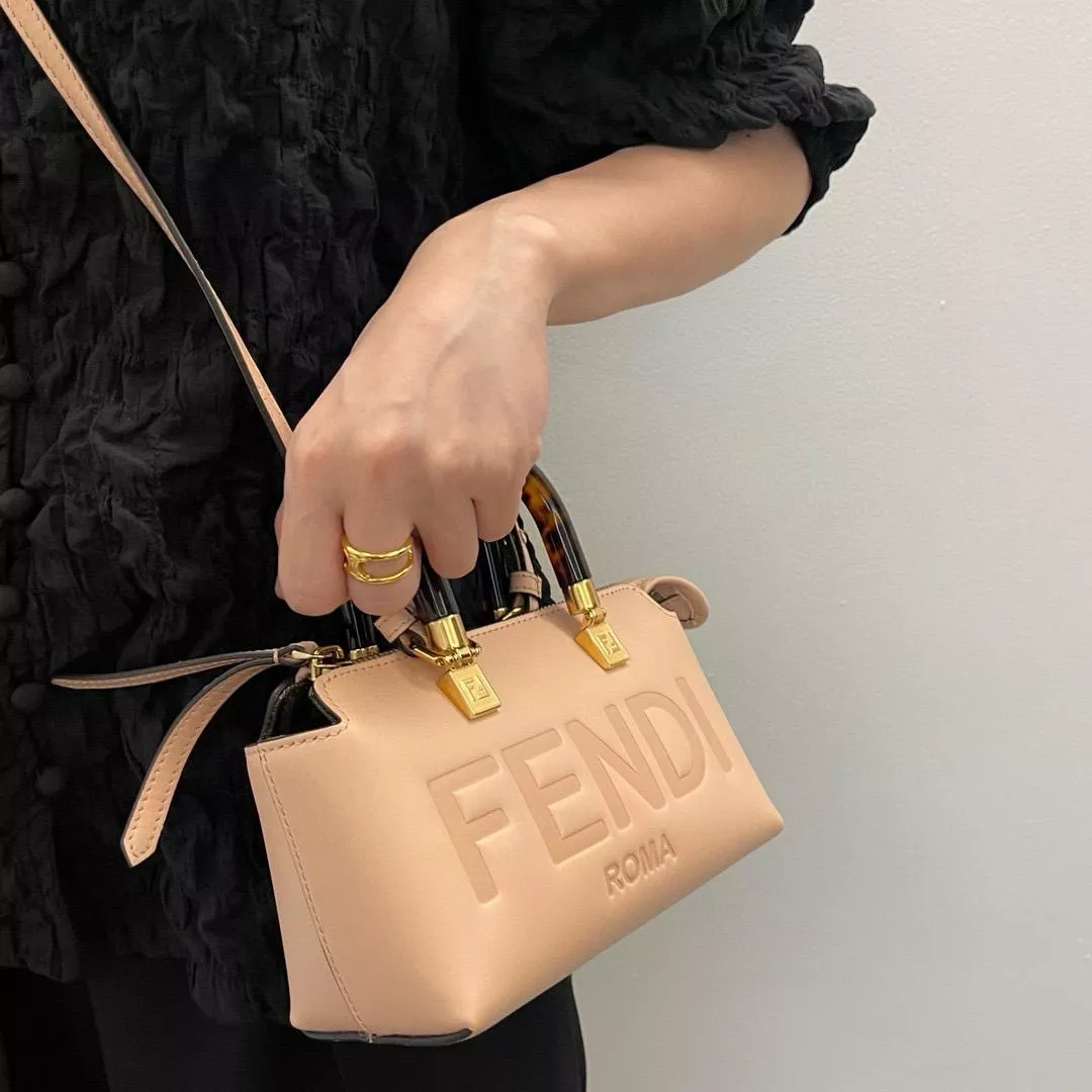 FENDI 全皮款 真皮 5個色 Mini ByThe Way迷你包 17*18CM