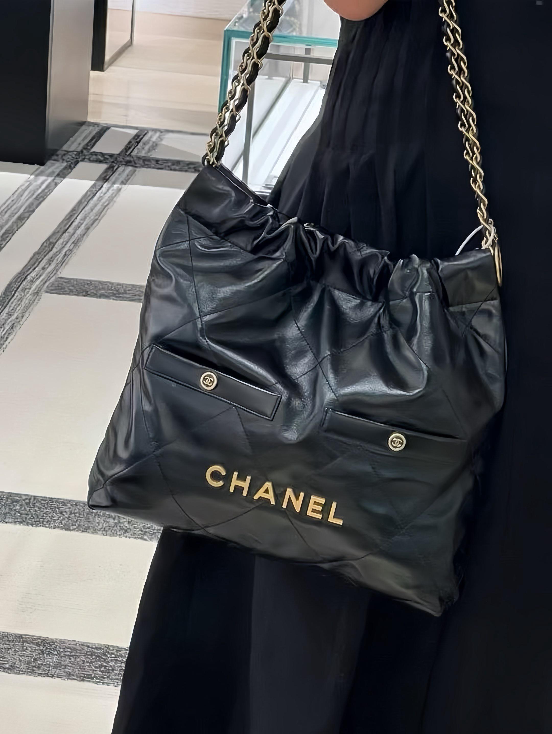 Chanel 新款雙口袋 𝟤𝟤Bag 22包 購物袋 黑色牛皮小號 35cm