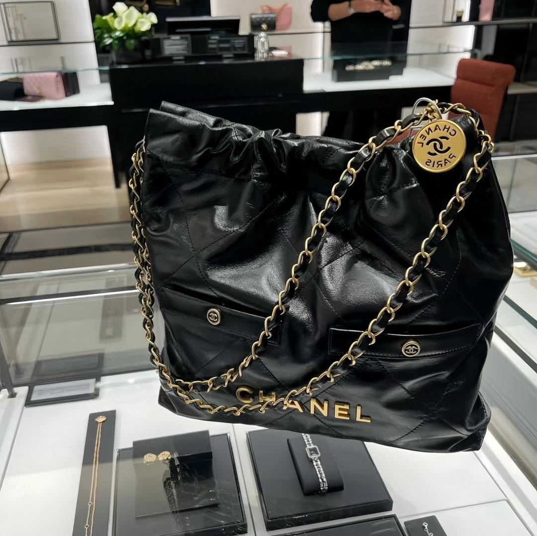 Chanel 新款雙口袋 𝟤𝟤Bag 22包 購物袋 黑色牛皮小號 35cm