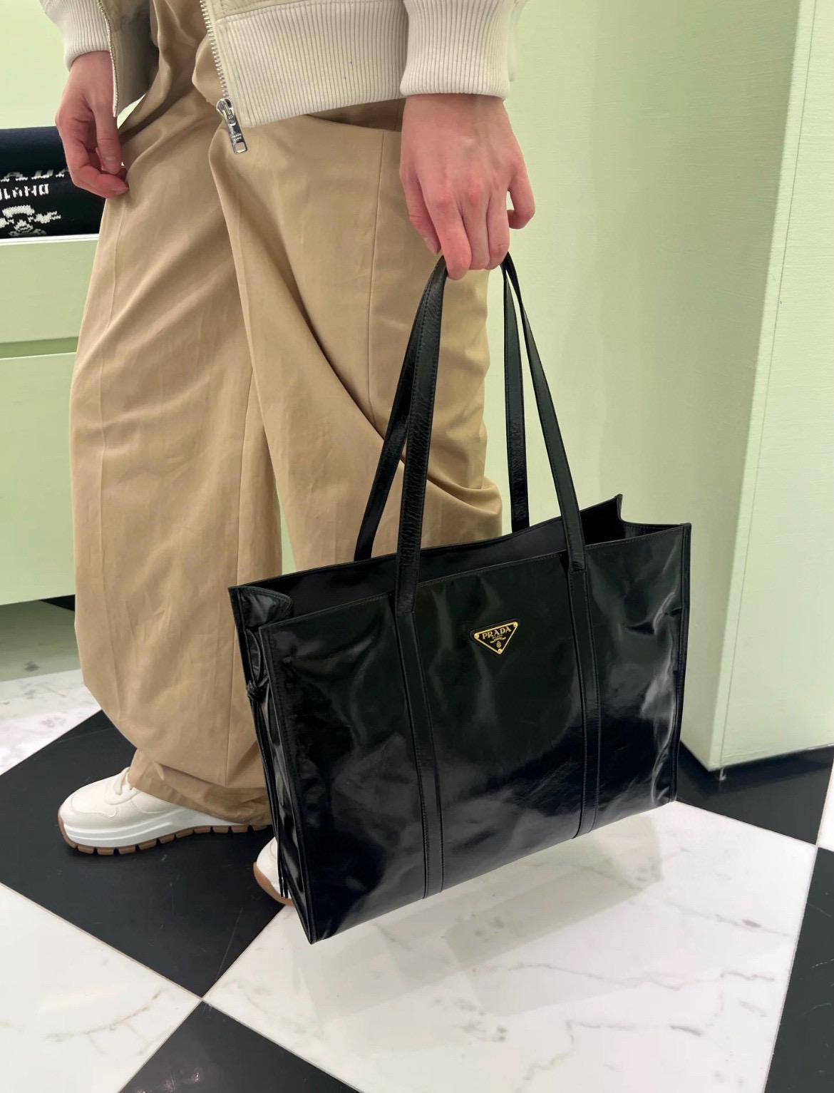 PRADA 低調簡約款 黑色 大號油蠟皮托特包 購物袋 媽媽包 39*31cm