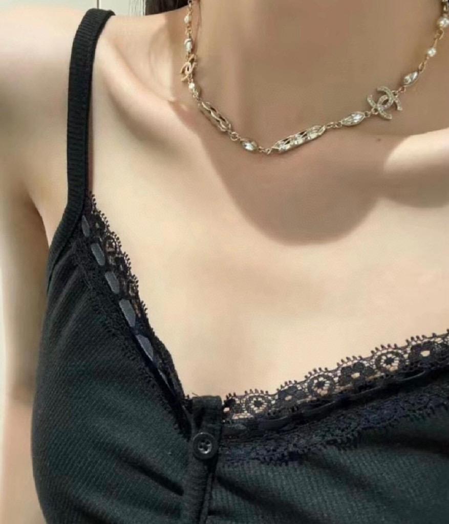 Chanel 淡金色五金 馬眼鑽雙c珍珠項鍊 choker