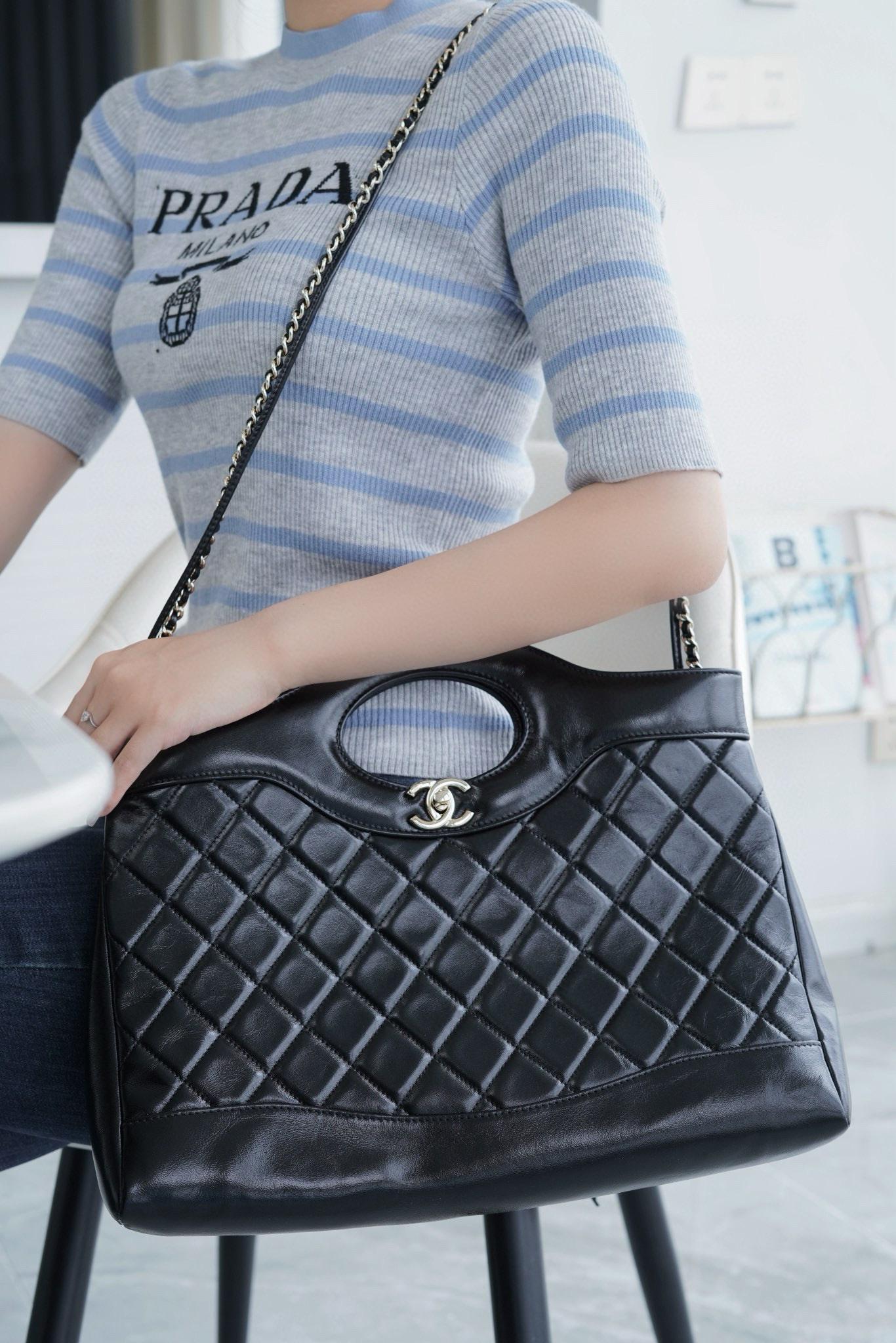 CHANEL｜24S 31bag 橫版中號 黑色油蠟褶皺感羊皮 30*36cm