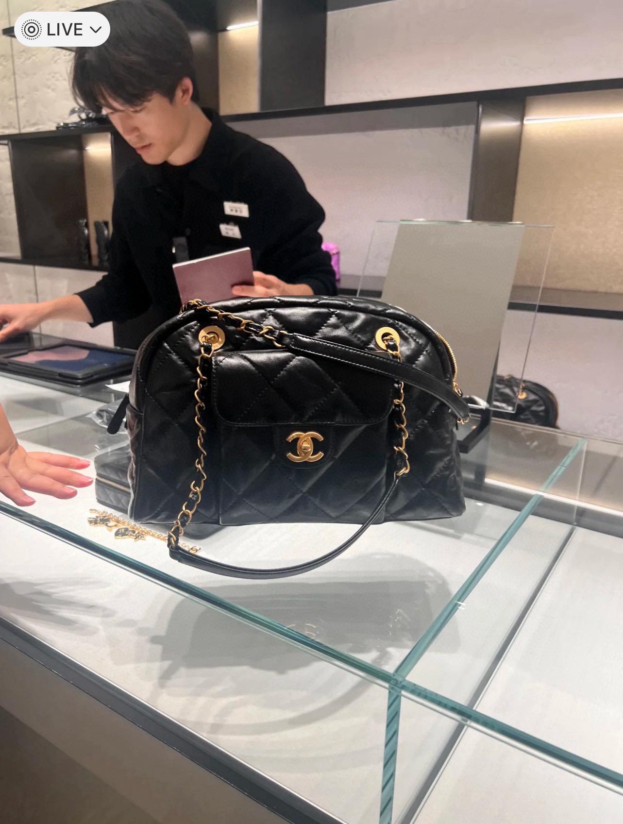 CHANEL｜24A 大號 黑色牛皮/沙金釦 復古風格保齡球包 旅行包 33cm