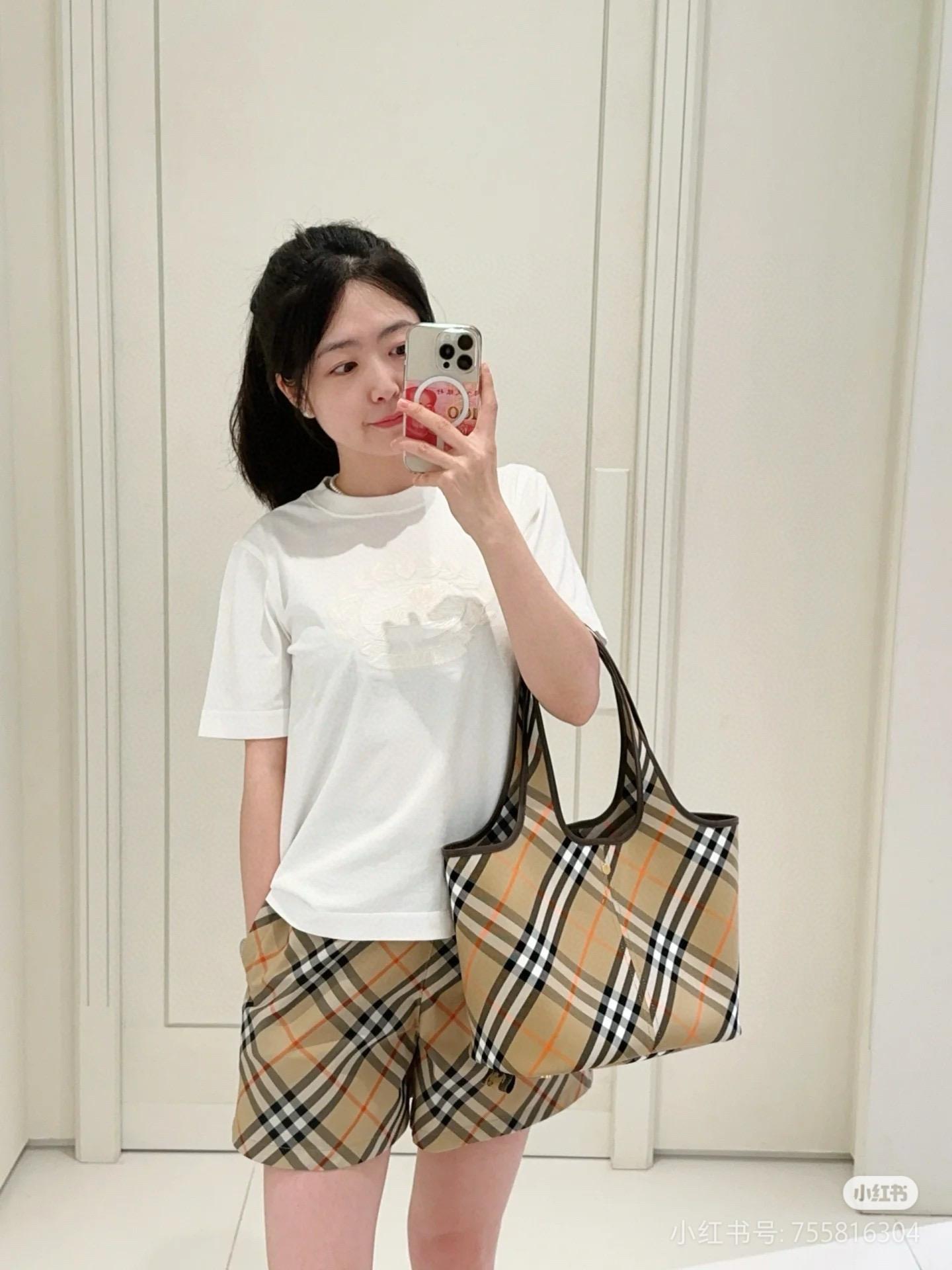 Burberry 杏色/黑色 兩色 經典品牌格紋肩背包 托特包（無盒）36cm 不含吊飾