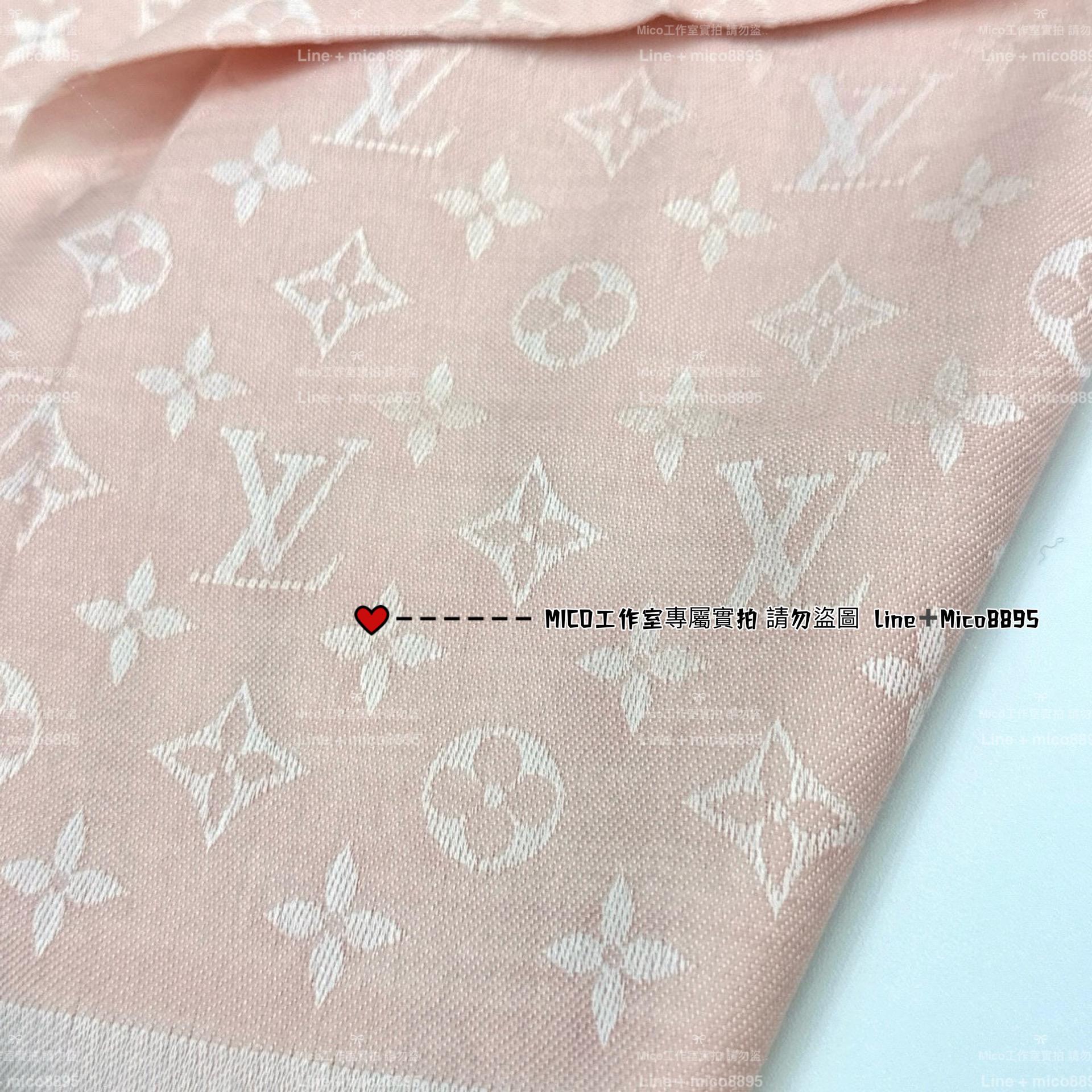 LV 淡粉色 M72046 MONOGRAM DENIM 字母披肩 140*140