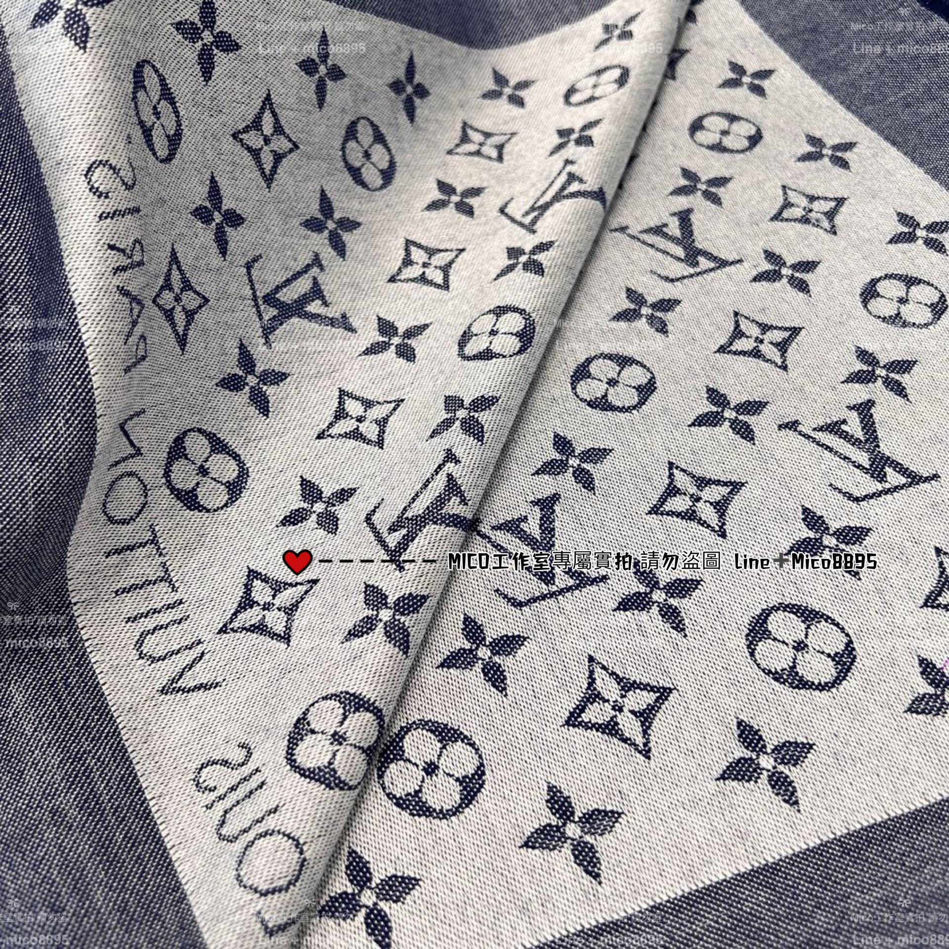 LV M71376/牛仔藍  MONOGRAM DENIM 字母披肩 140*140