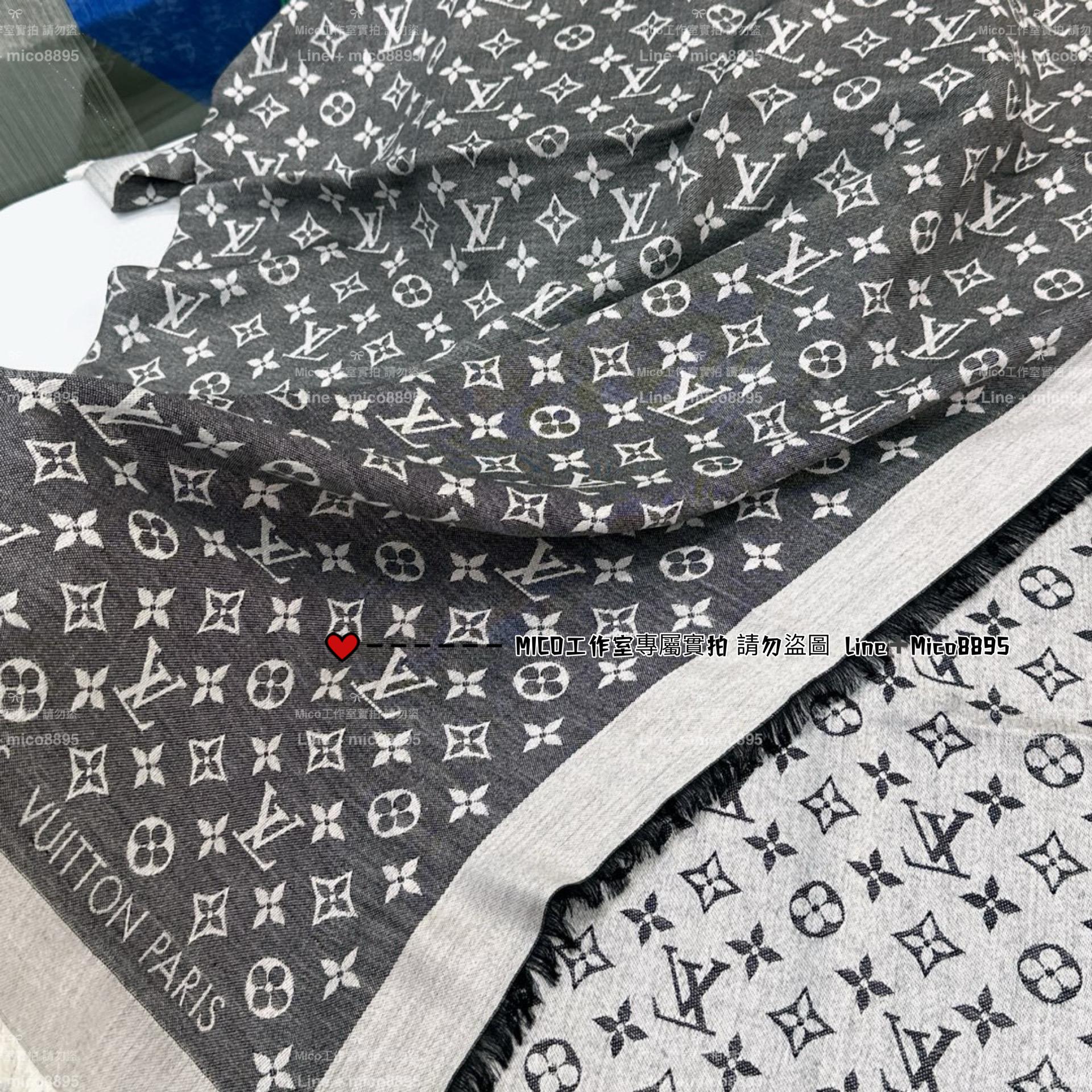 LV M71378/黑灰色  MONOGRAM DENIM 字母披肩 140*140