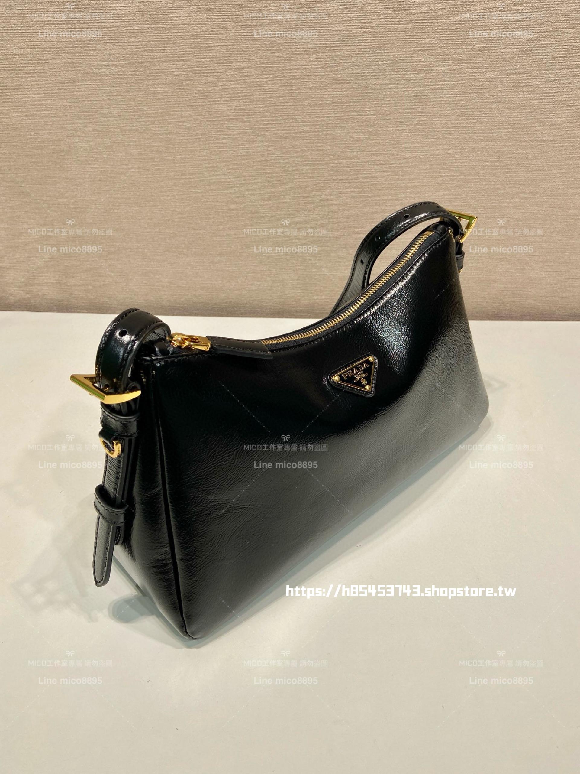 PRADA 24秋冬系列 小號/黑色皺漆皮/31cm Aimee手袋 Hobo肩背包 腋下包