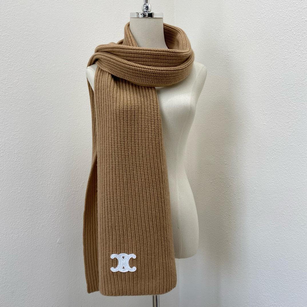 Celine 卡其色 凱旋門logo羊絨漁夫帽 TRIOMPHE針織圍巾 羊絨材質 圍巾🧣size 200x28cm