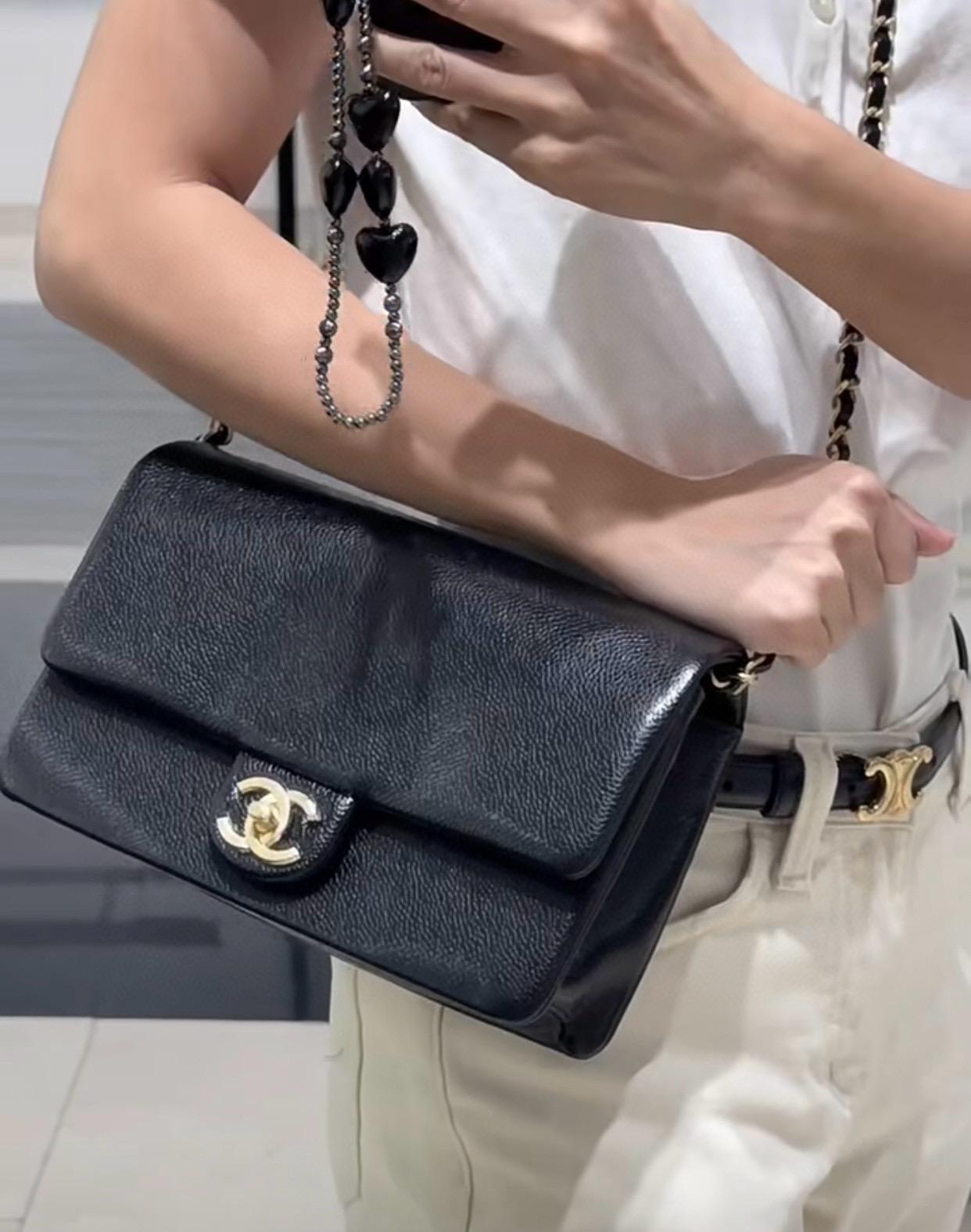 Chanel 24K秋冬款 復古魚子醬口蓋包 黑色中號 23cm