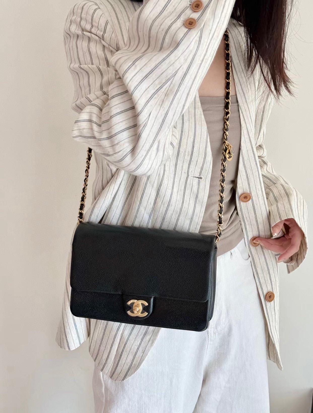 Chanel 24K秋冬款 復古魚子醬口蓋包 黑色中號 23cm