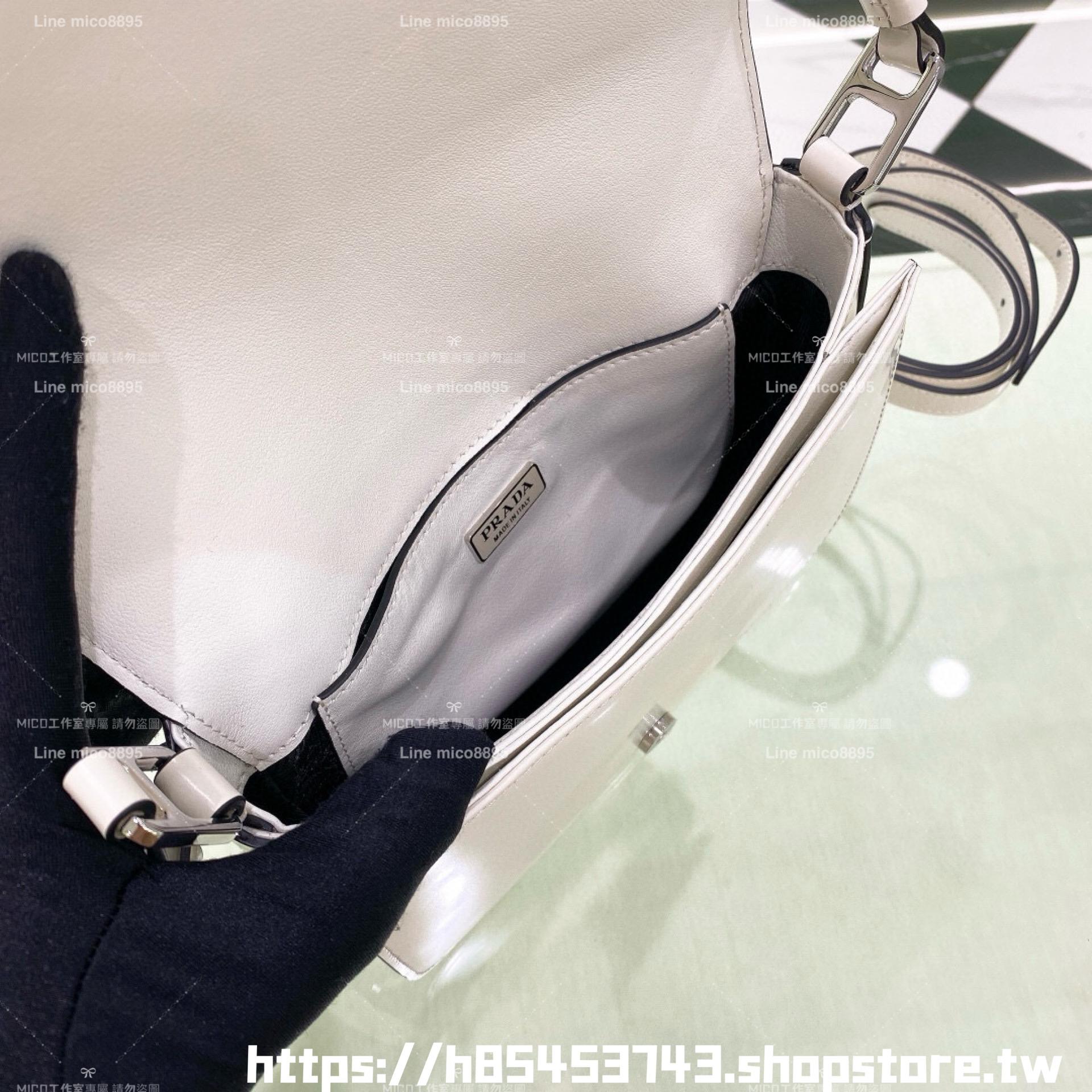 PRADA 白色亮面光滑皮革方形腋下包/Box肩背包 20cm