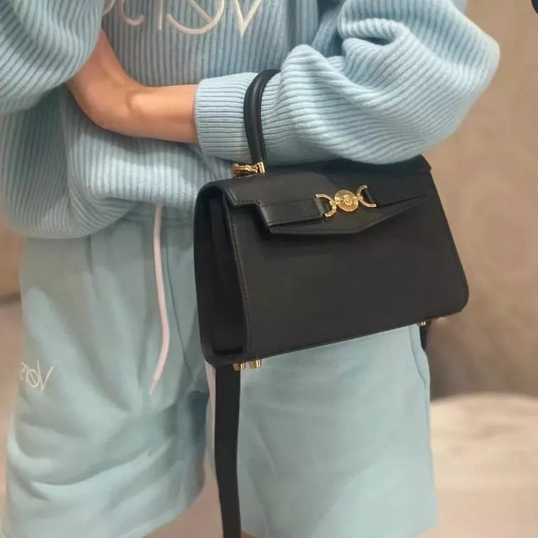 Versace Medusa95系列 黑色 小牛皮翻蓋包 21cm