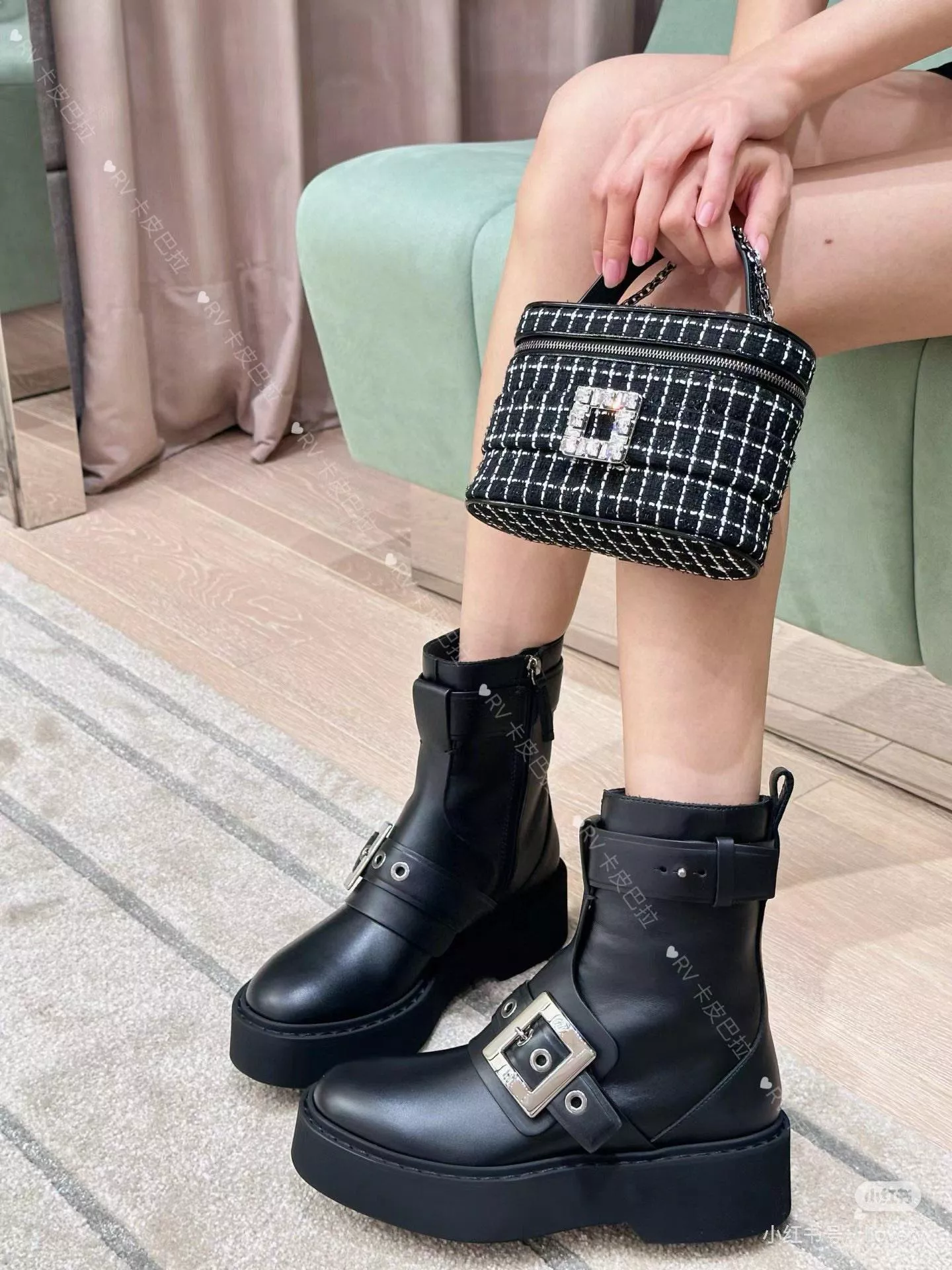 Roger Vivier | RV 黑色漆皮/霧面牛皮 24s新款厚底騎士短靴 35-39