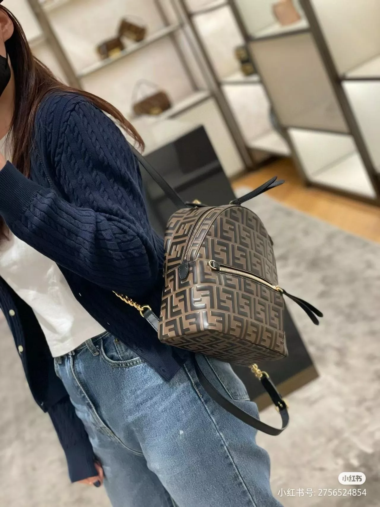 FENDI 芬迪 明星同款FF皮革雙肩包 後背包 22cm