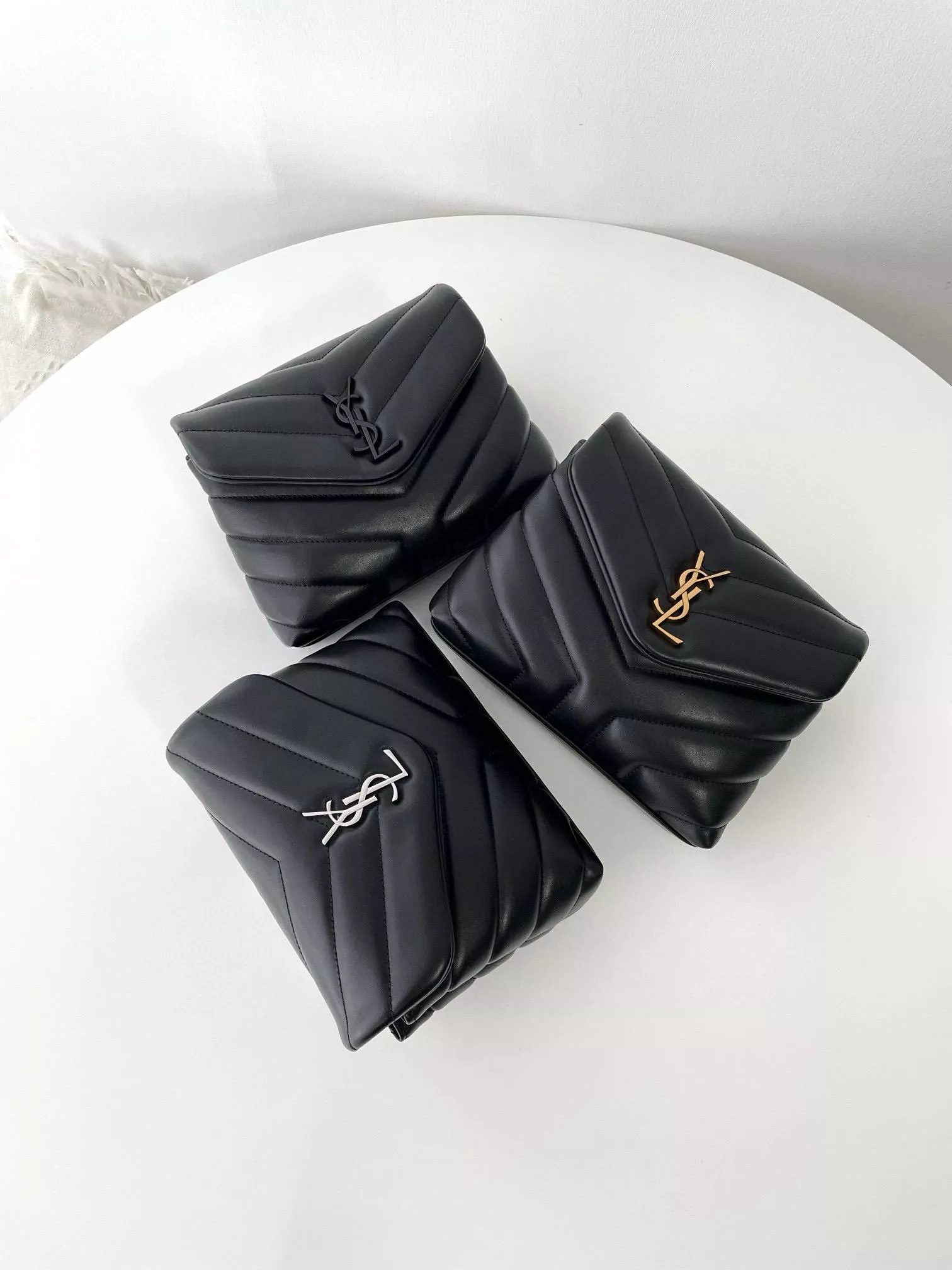 YSL 聖羅蘭｜Loulou TOY mini 黑色槍釦/金釦/銀釦 全黑絎縫皮革手袋肩背包 鏈條包 泡芙包 20cm