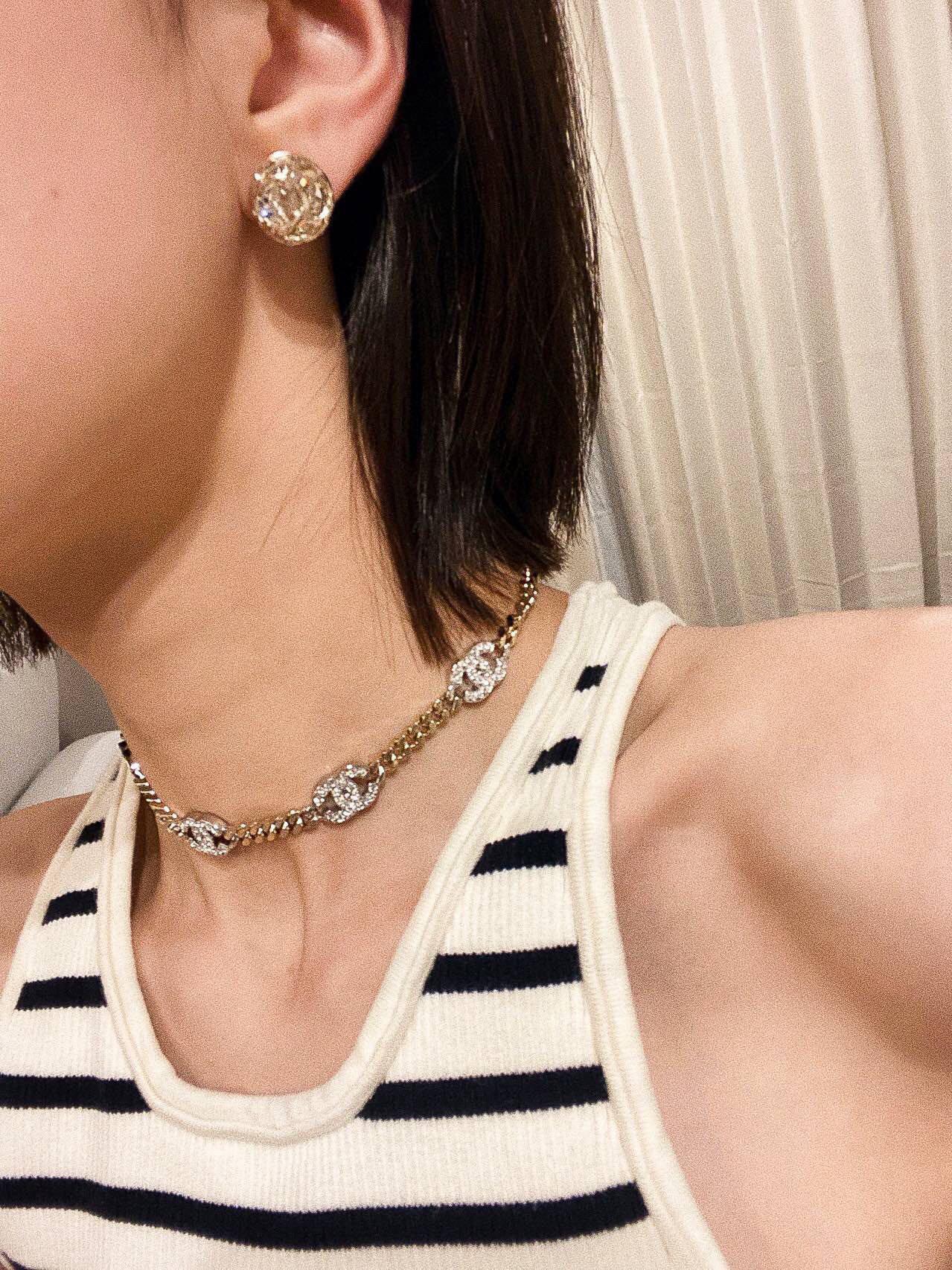 Chanel 淡金色金屬面圓形大水鑽耳釘/耳環