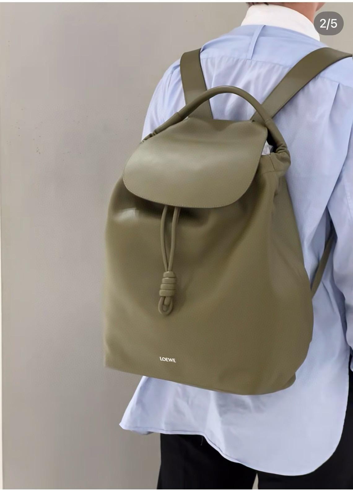 Loewe 橄欖綠 Flamenco backpack in shiny supple calfskin 雙肩背包/後背包 36*40cm