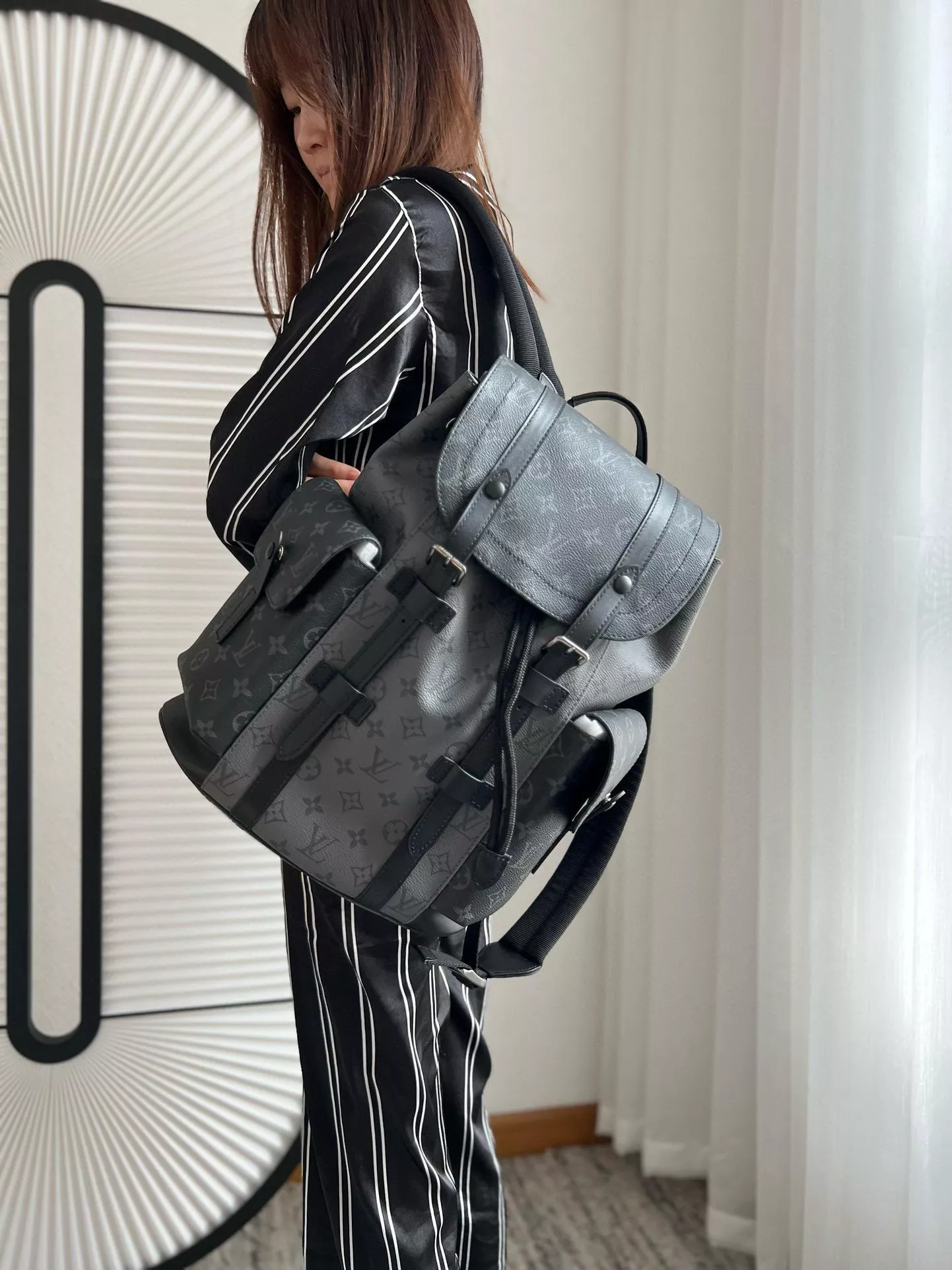 LV Christopher 小號雙肩包 M46331 登山包 後背包 32*39cm