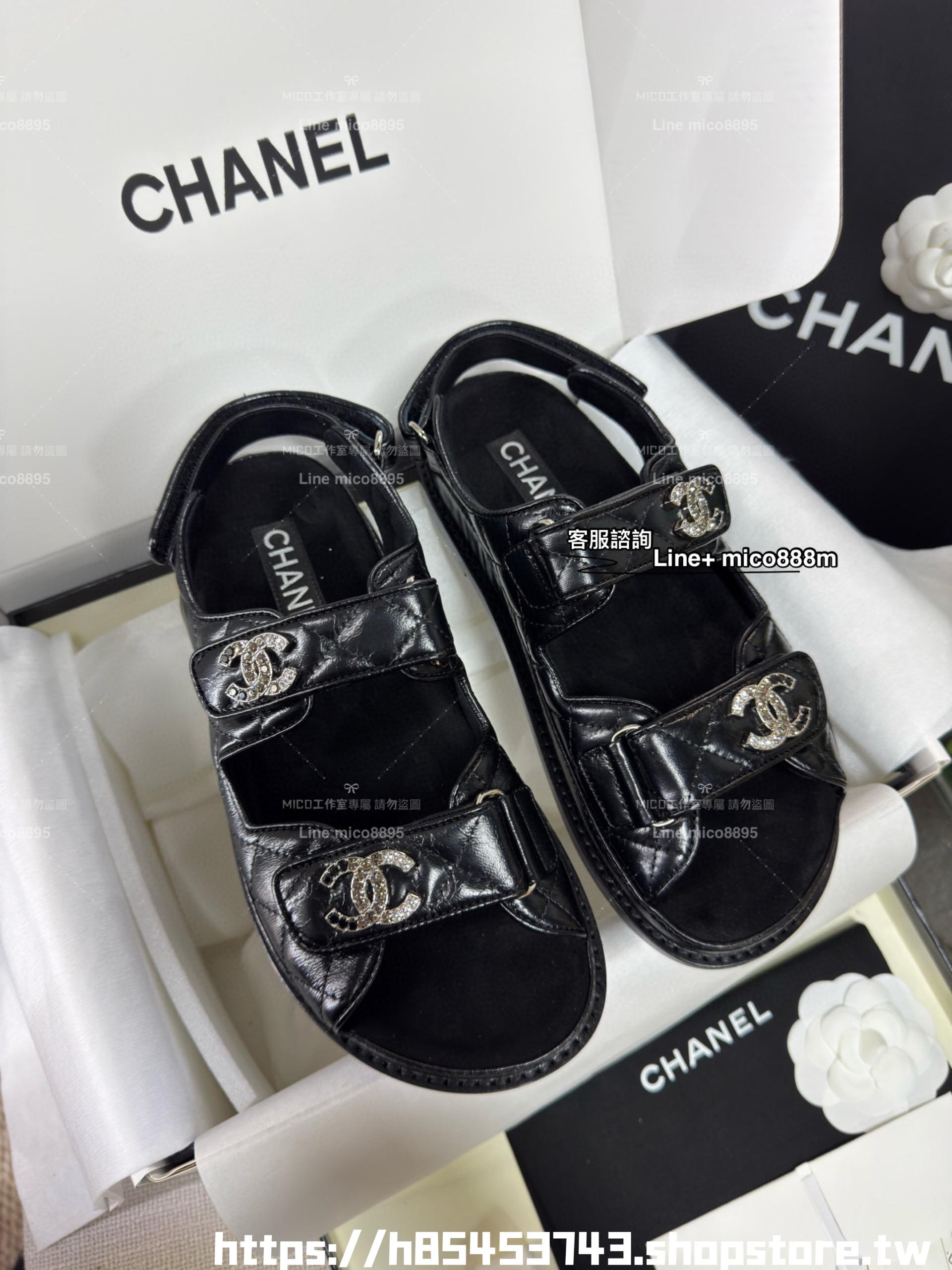 CHANEL丨黑色/灰白色 涼鞋款 小香25P油蠟皮革/麂皮底鴛鴦水鑽釦沙灘魔術貼涼鞋 35-40