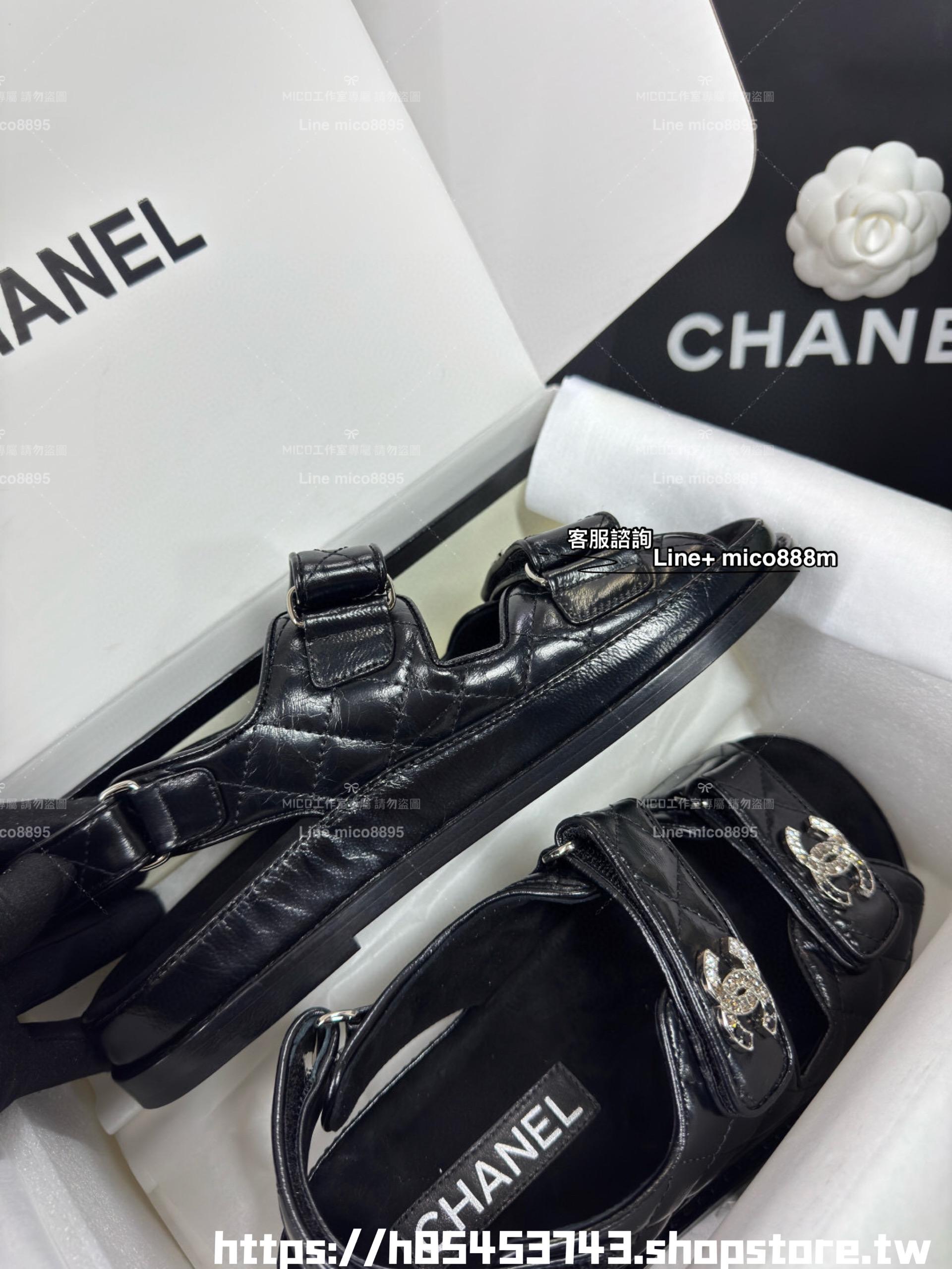 CHANEL丨黑色/灰白色 涼鞋款 小香25P油蠟皮革/麂皮底鴛鴦水鑽釦沙灘魔術貼涼鞋 35-40