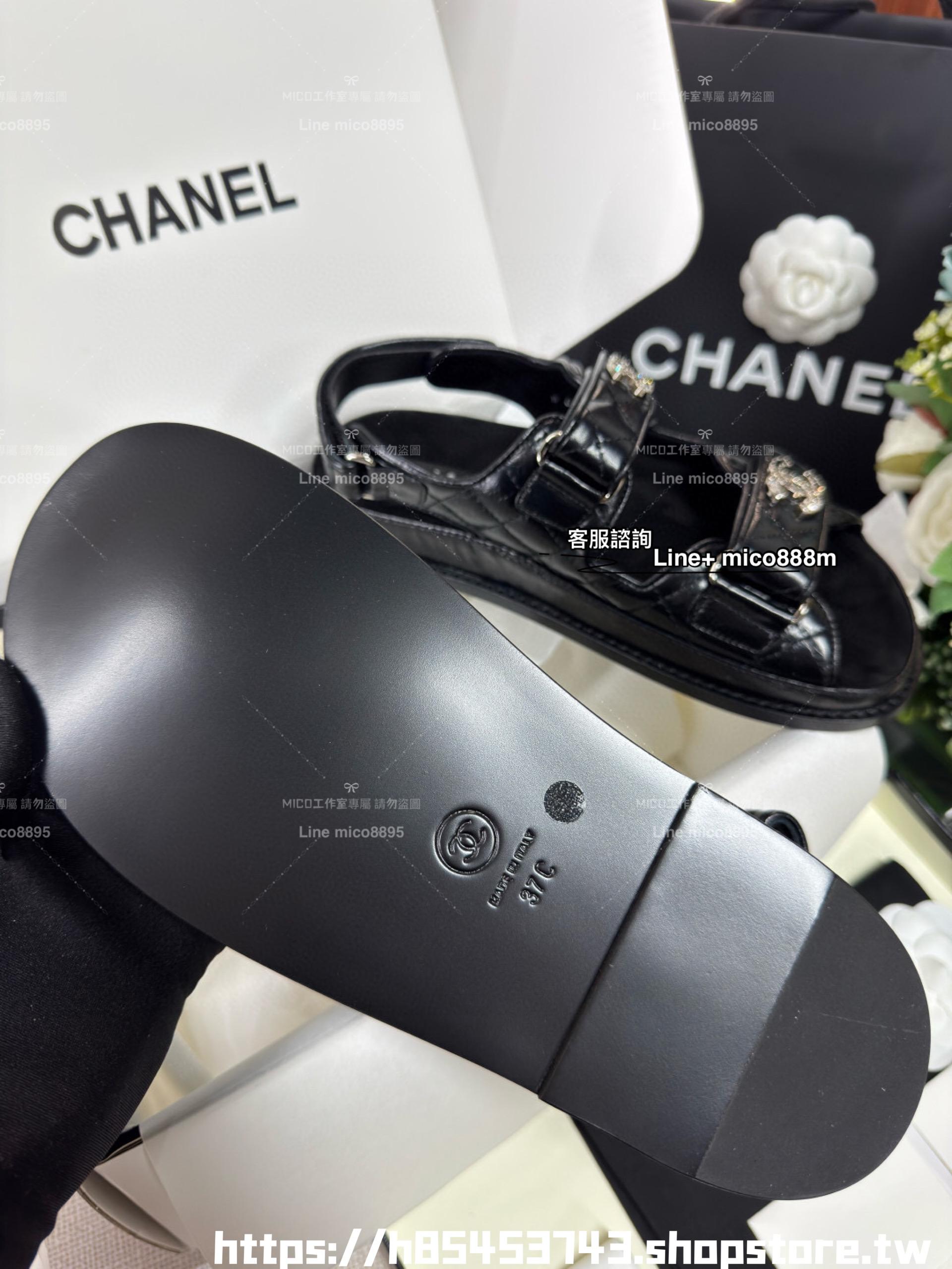 CHANEL丨黑色/灰白色 涼鞋款 小香25P油蠟皮革/麂皮底鴛鴦水鑽釦沙灘魔術貼涼鞋 35-40