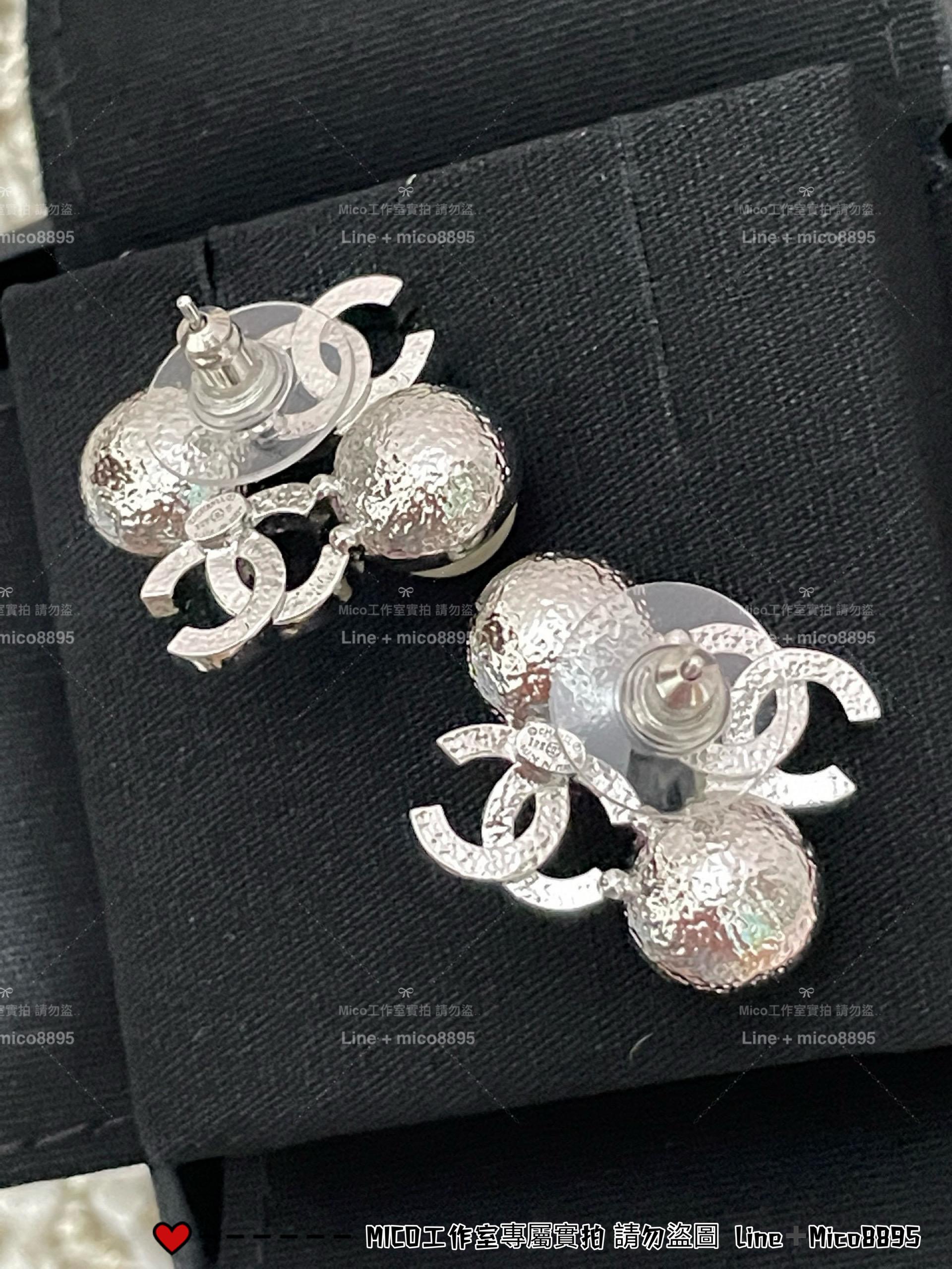 CHANEL | 立體感珍珠拼雙C方塊耳釘/耳環