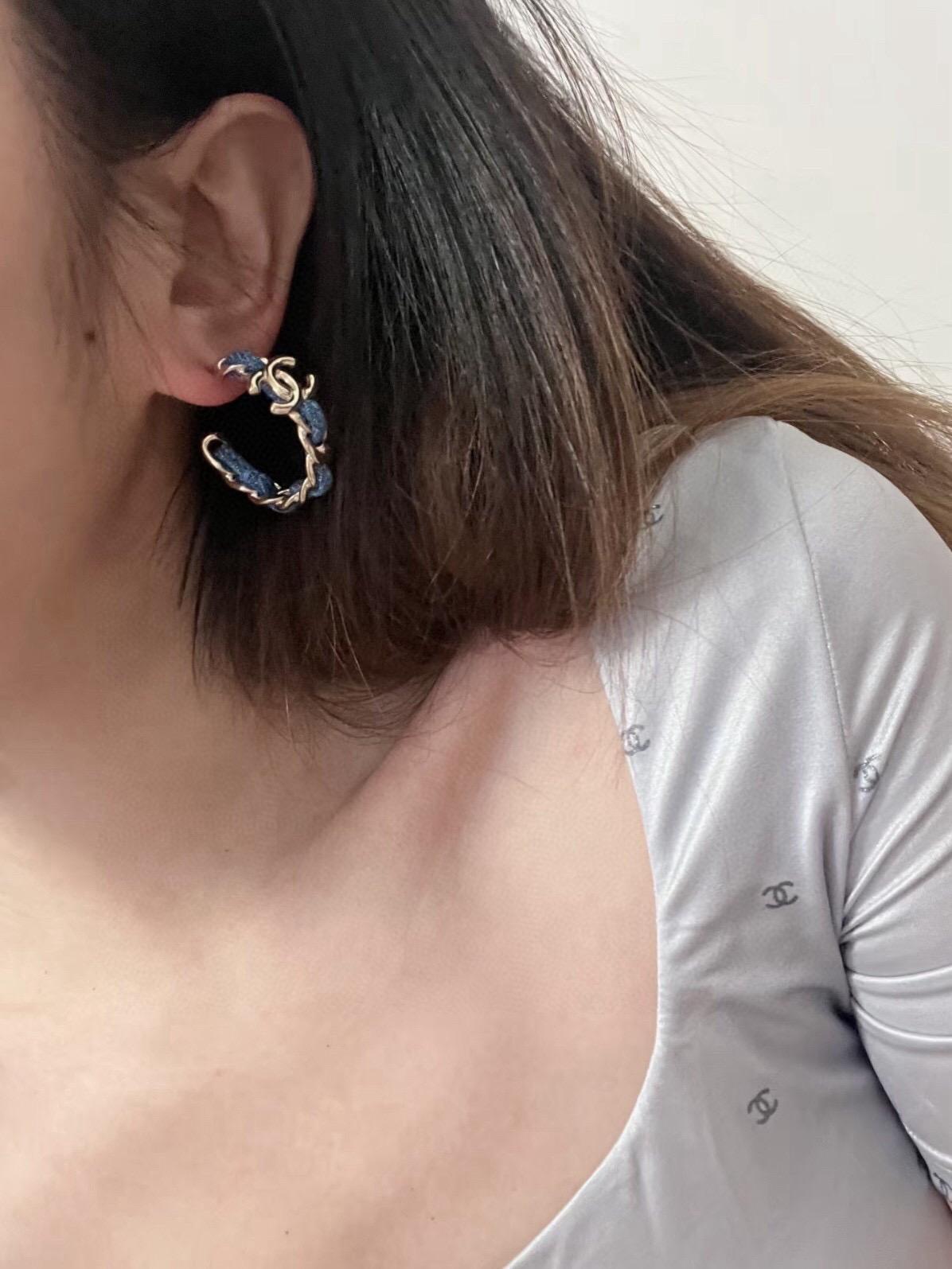 CHANEL | 牛仔單品 圈穿耳環 大耳環 夏日必備單品