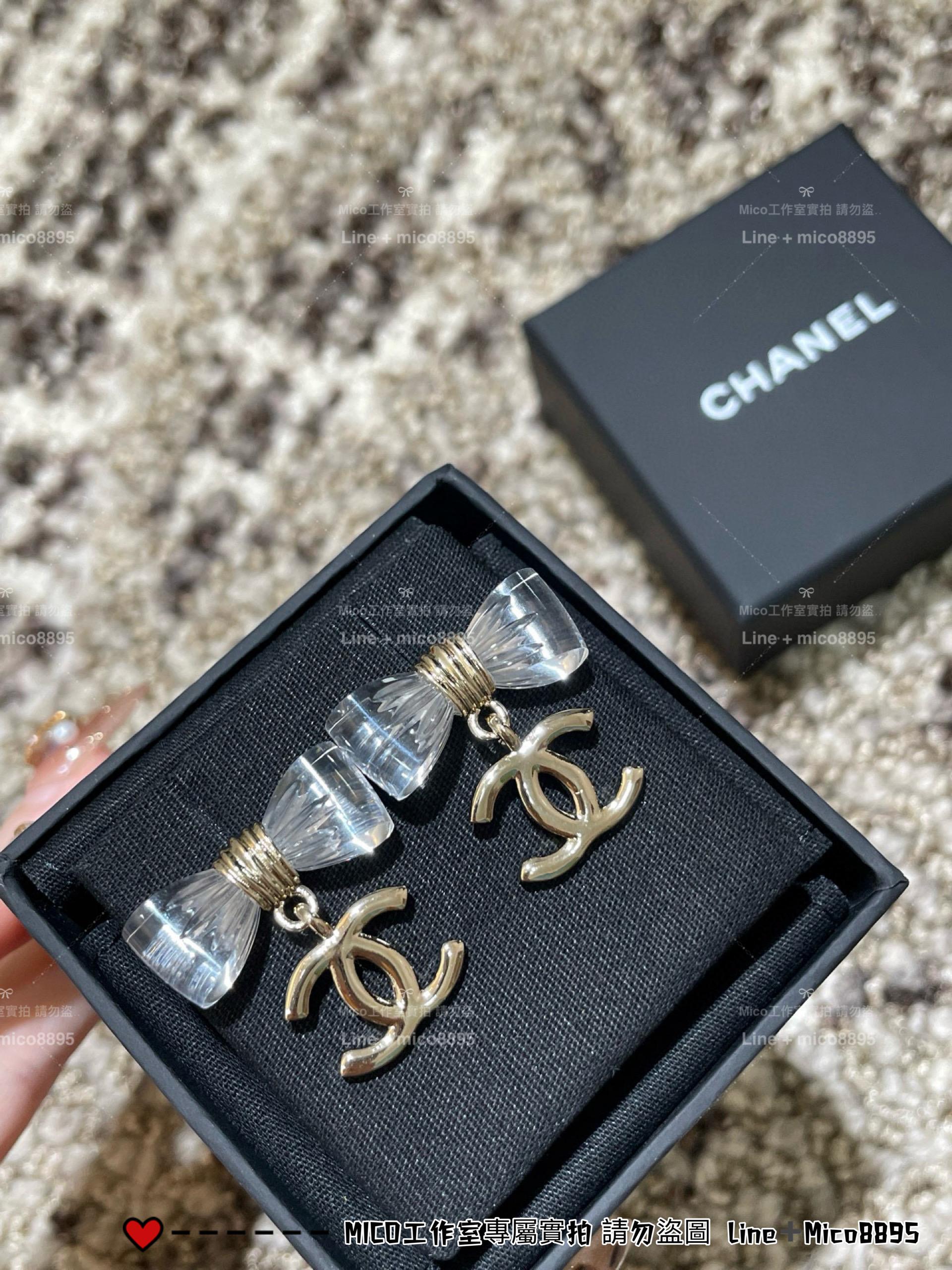 CHANEL | 25p 透明壓克力蝴蝶結垂墜雙C耳釘/耳環